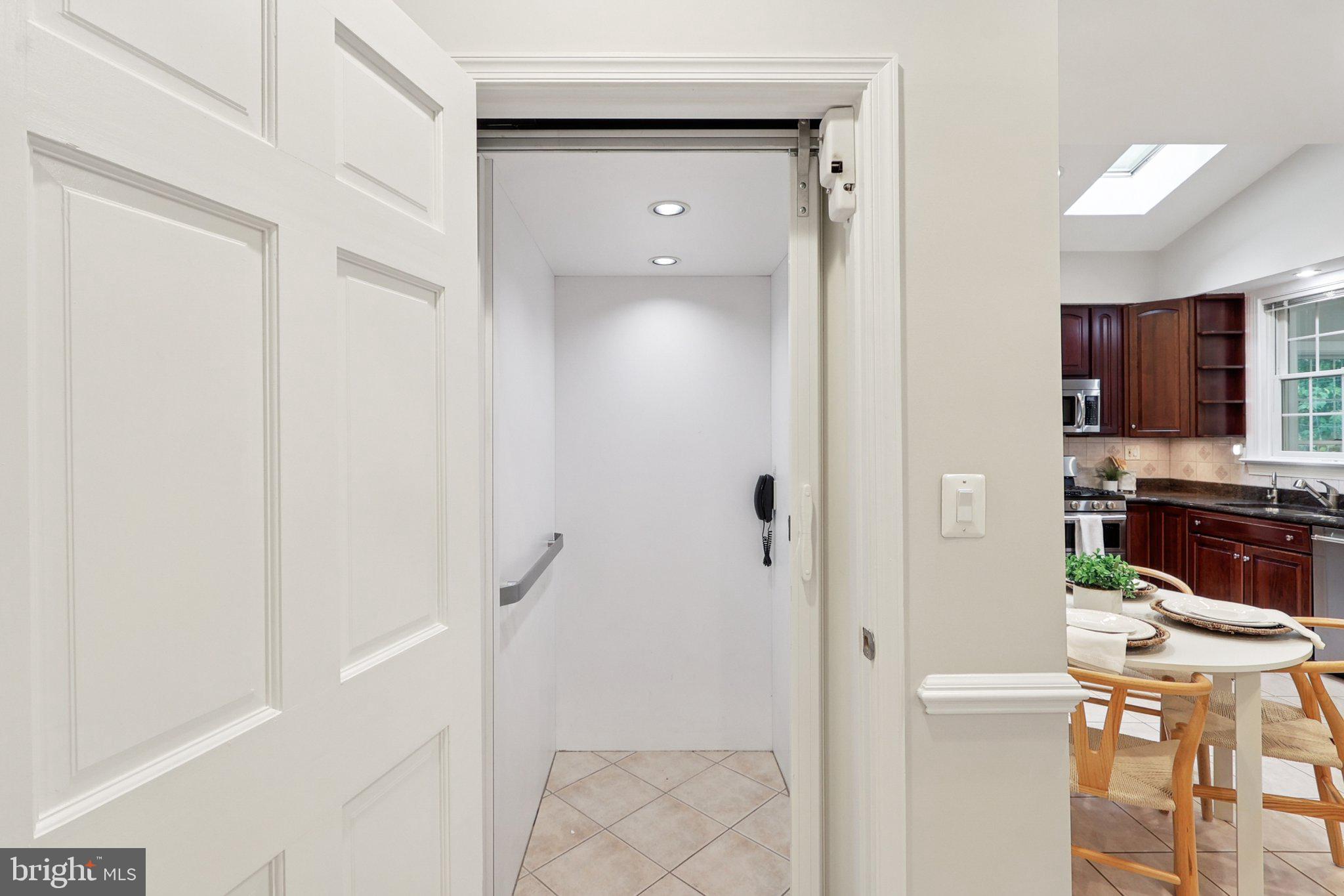 CLARENDON - Residential