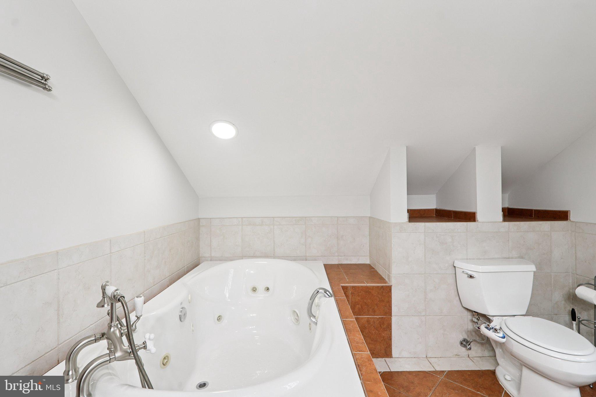 CLARENDON - Residential