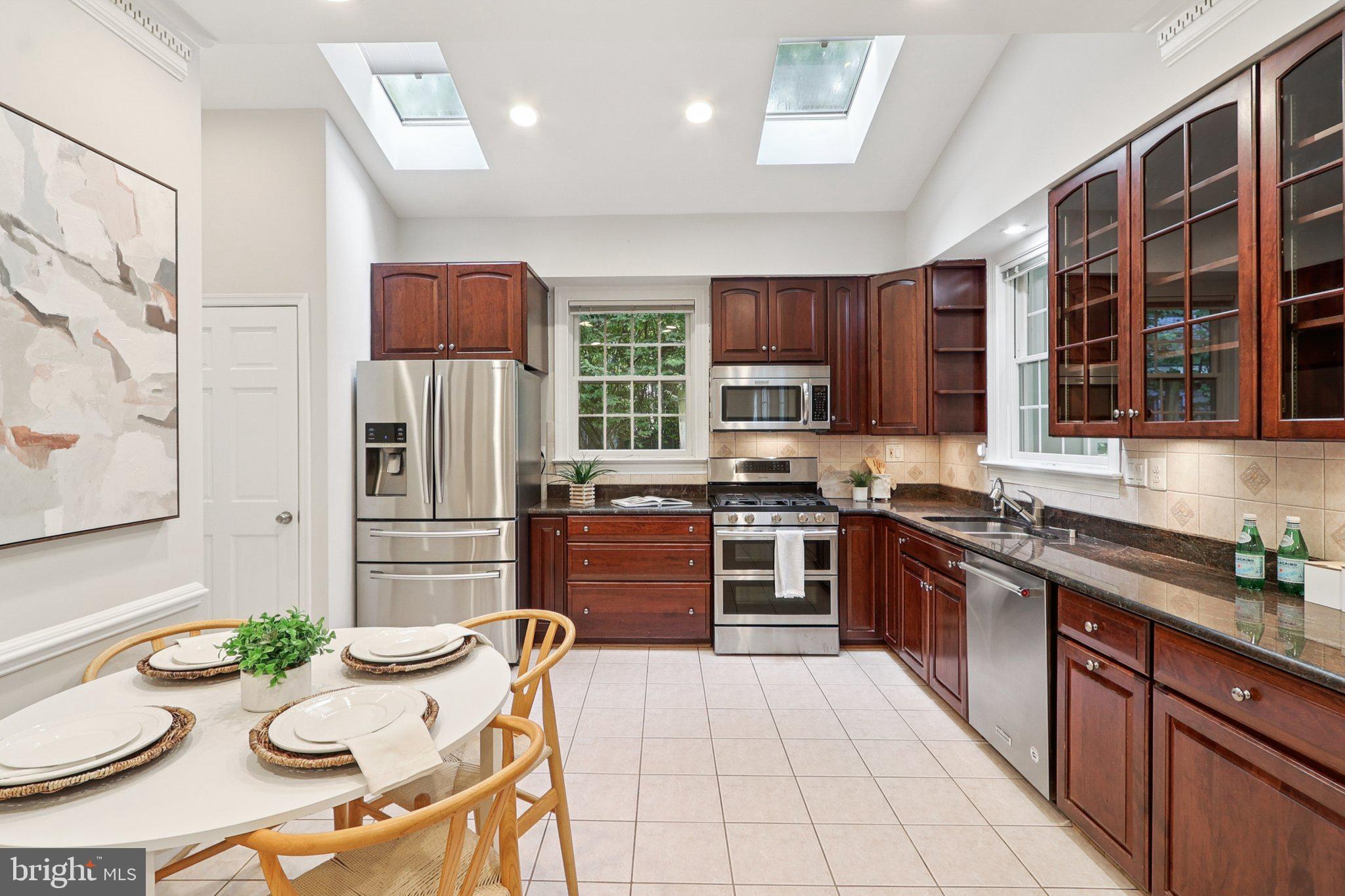 CLARENDON - Residential