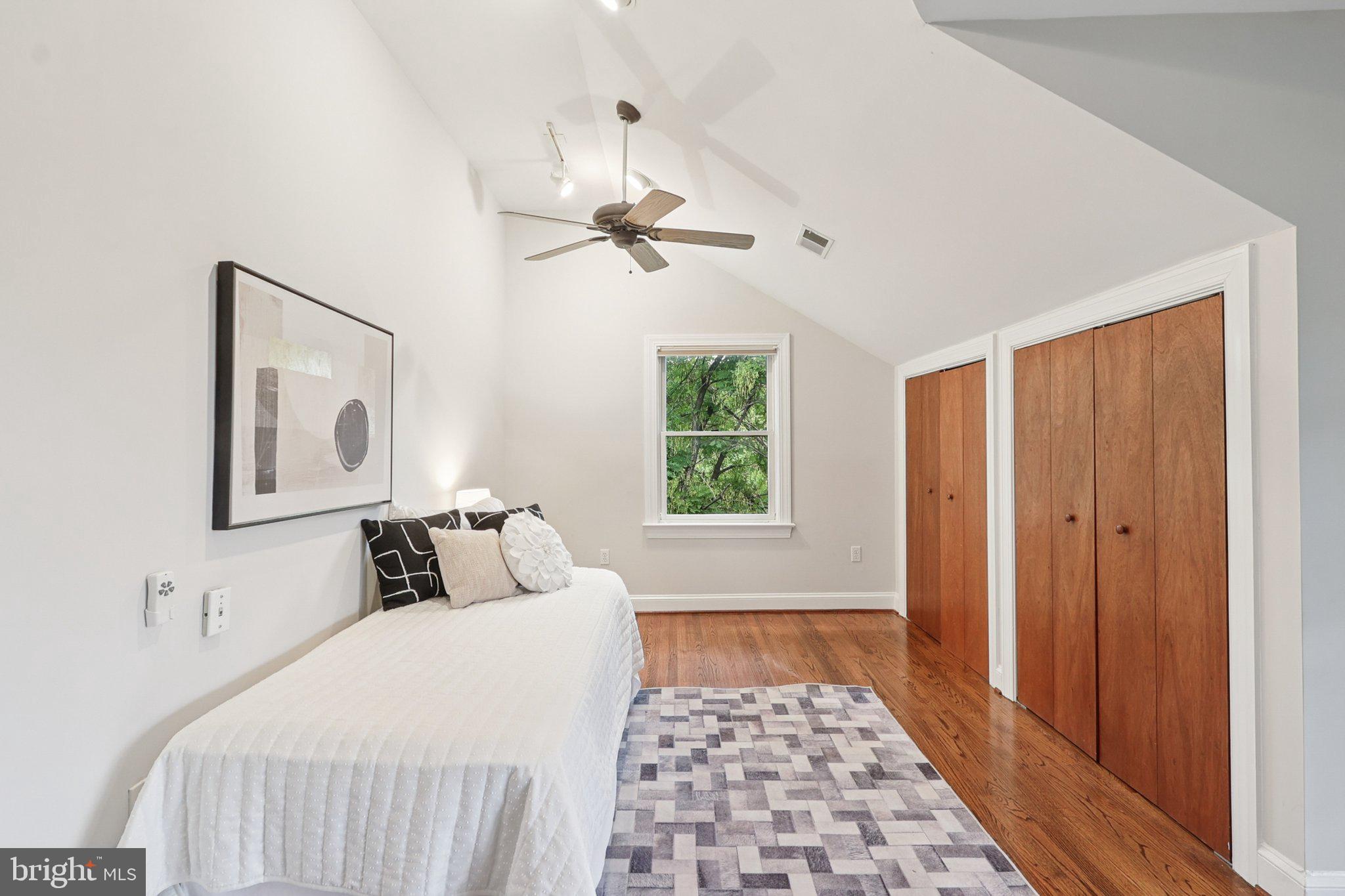 CLARENDON - Residential