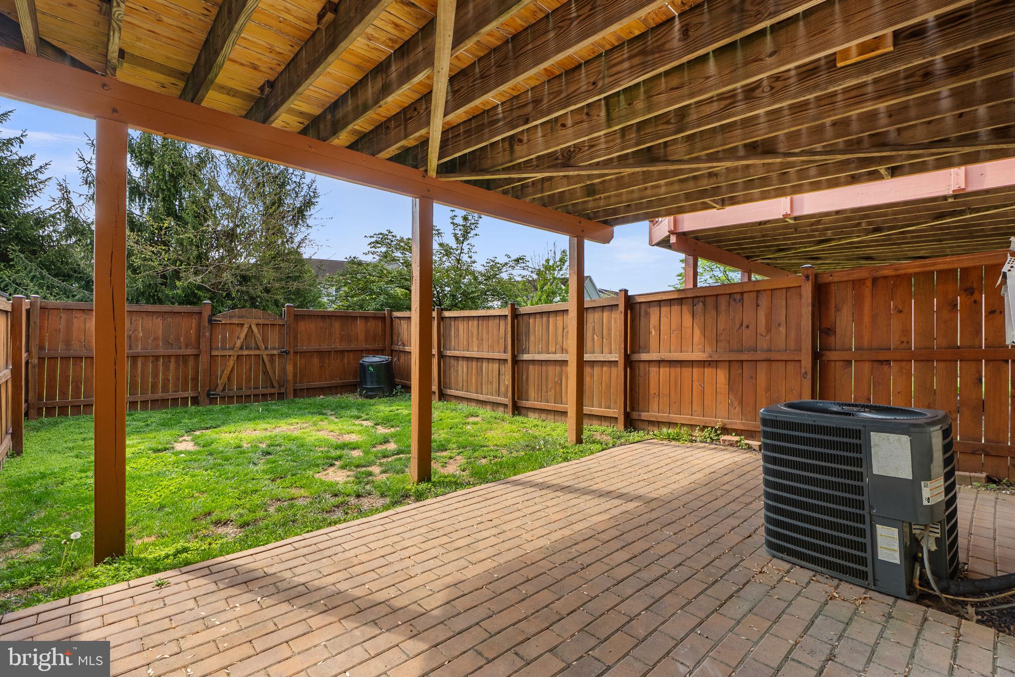 WELLINGTON TRACE - Residential