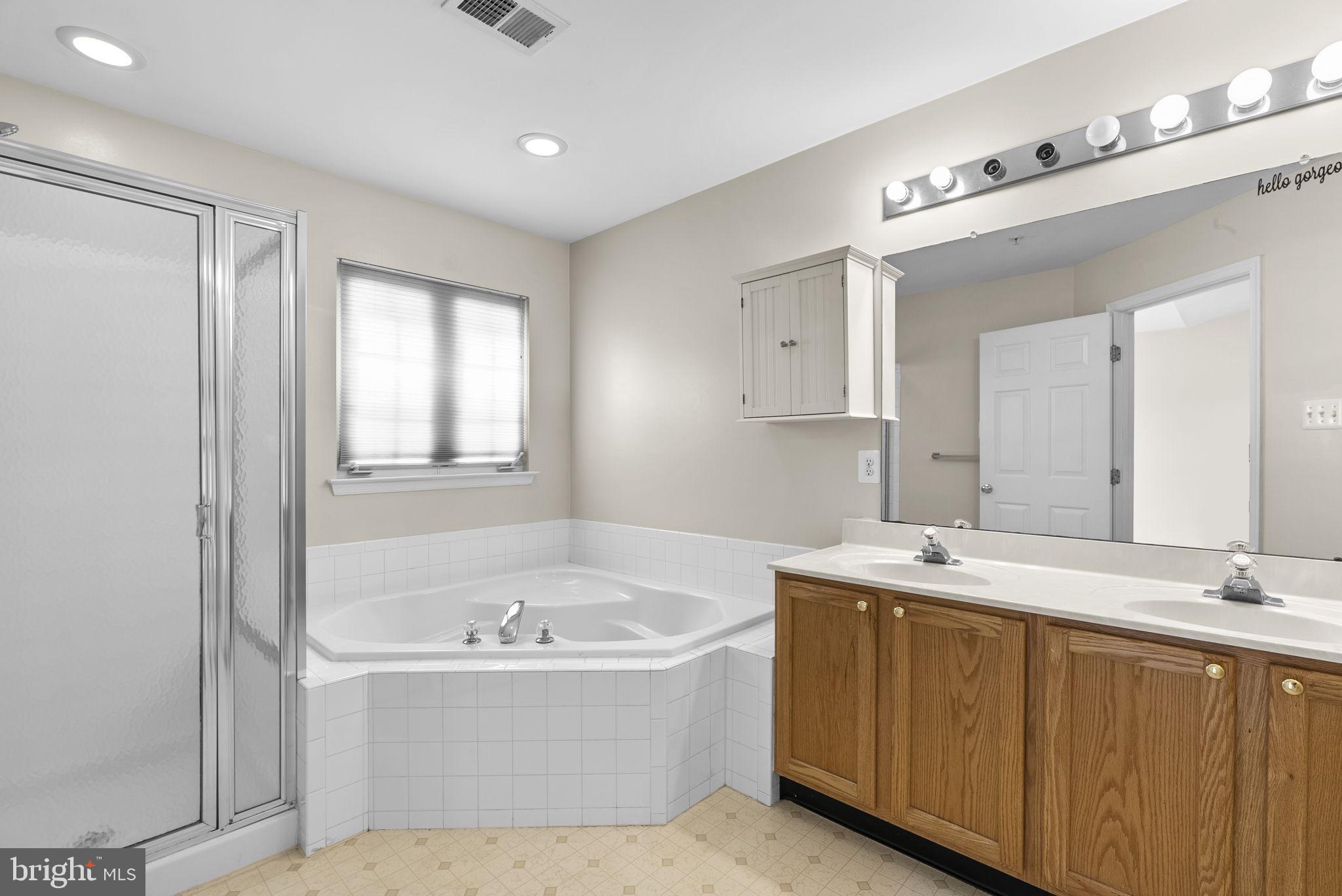 WELLINGTON TRACE - Residential