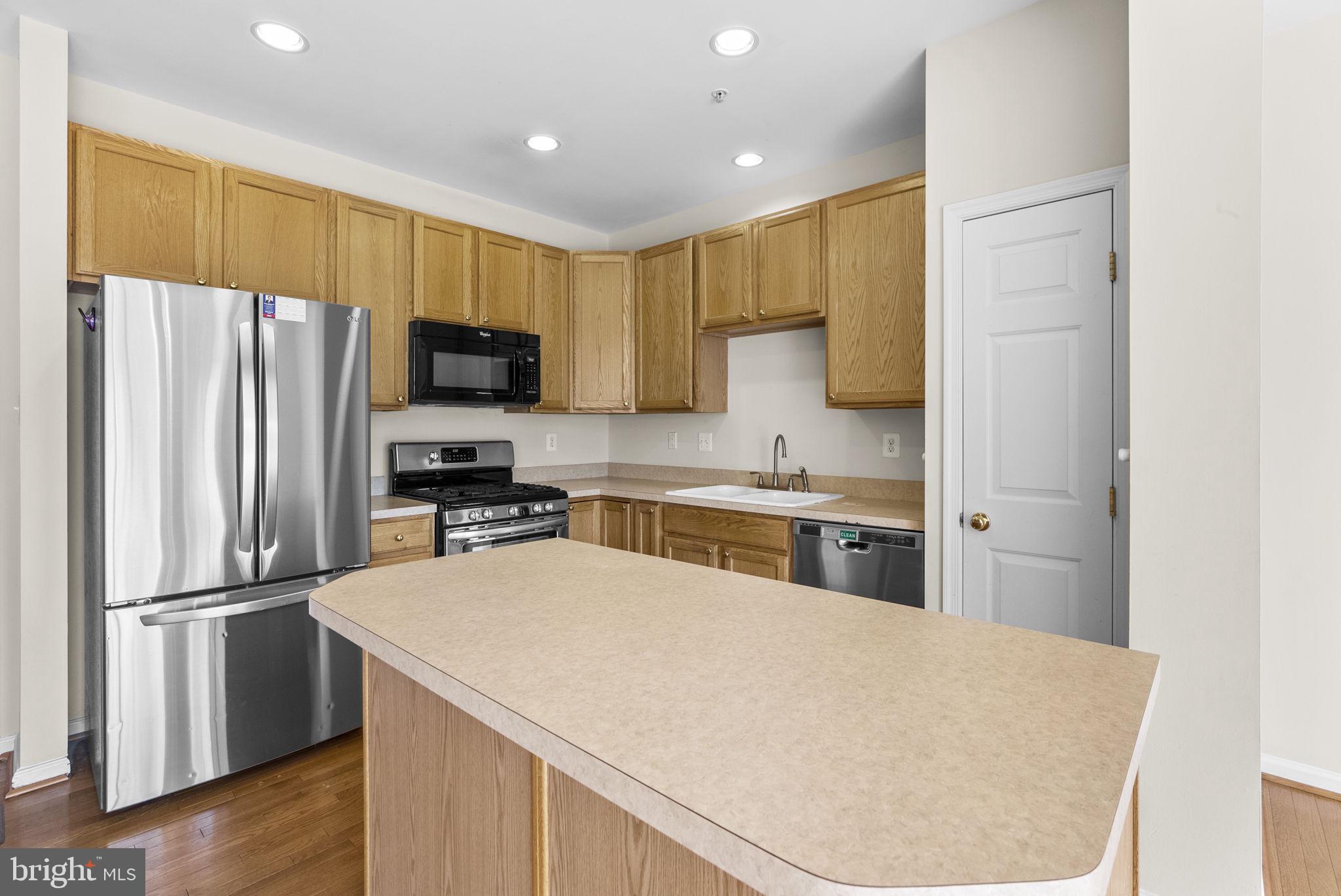 WELLINGTON TRACE - Residential