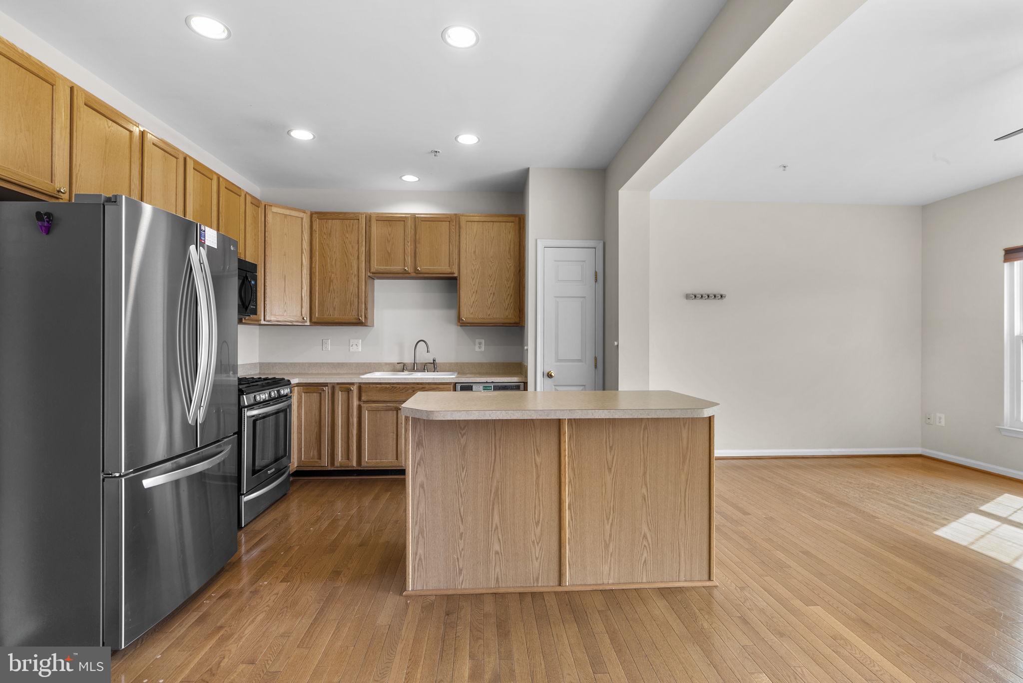 WELLINGTON TRACE - Residential
