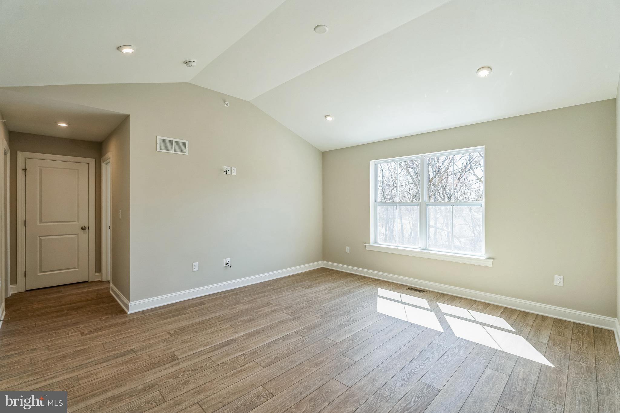 IRONWOOD - Residential Lease