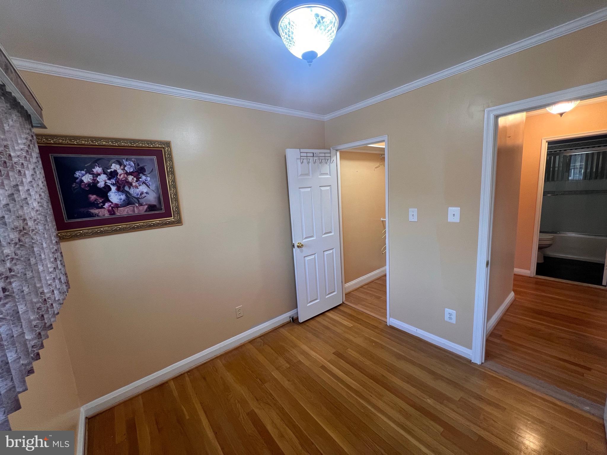 WINDSOR  MILL - Residential