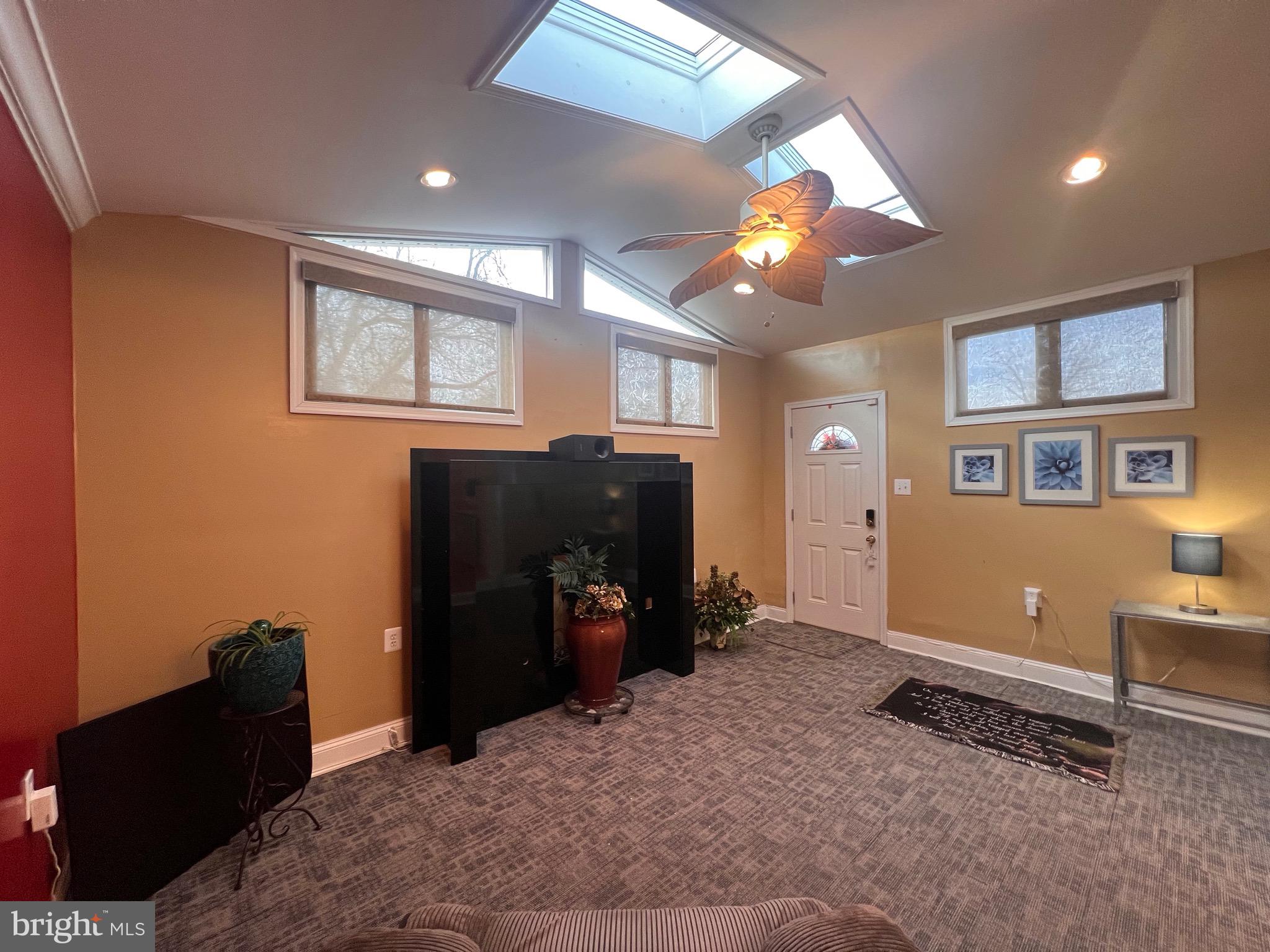 WINDSOR  MILL - Residential