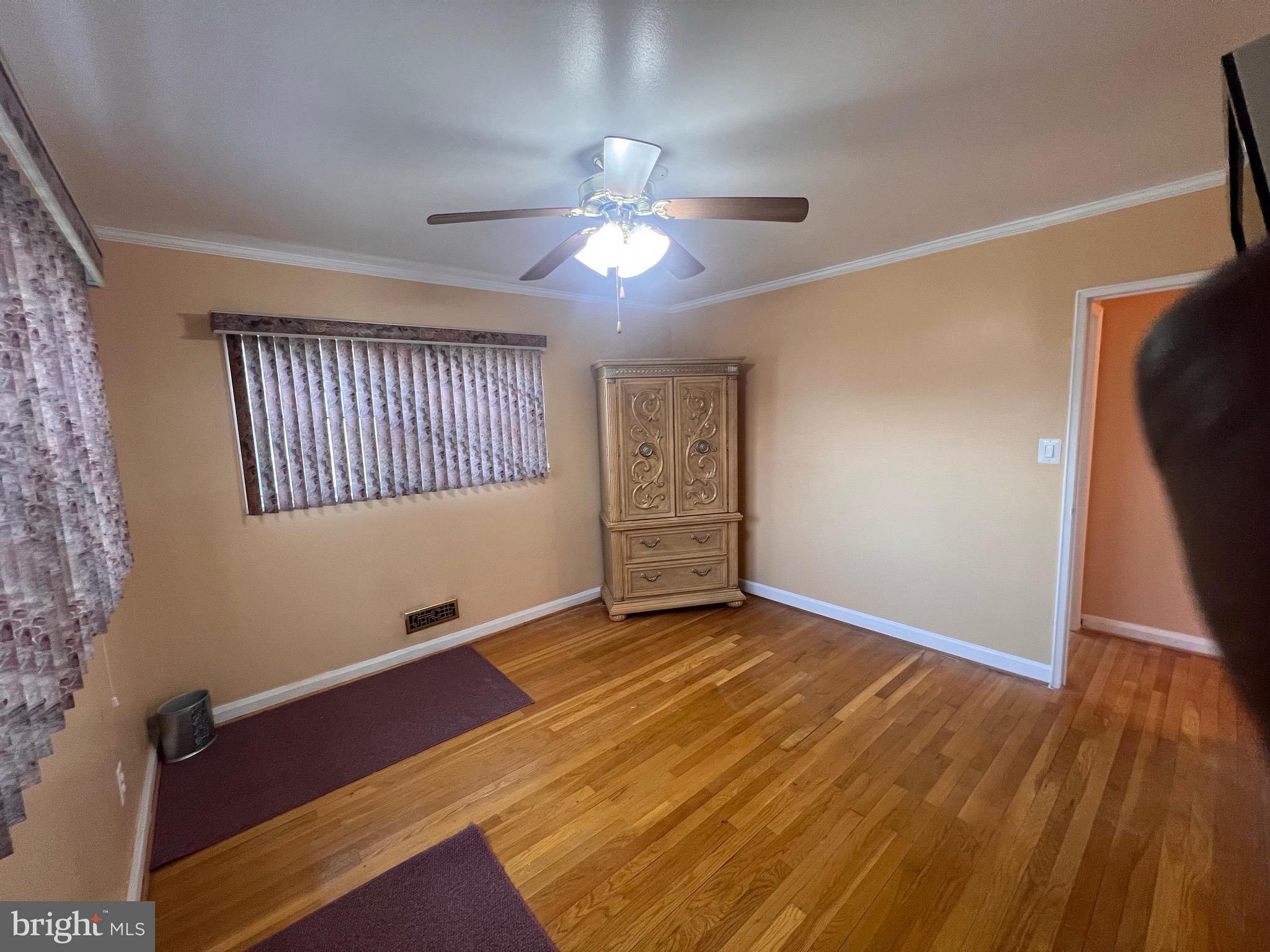 WINDSOR  MILL - Residential