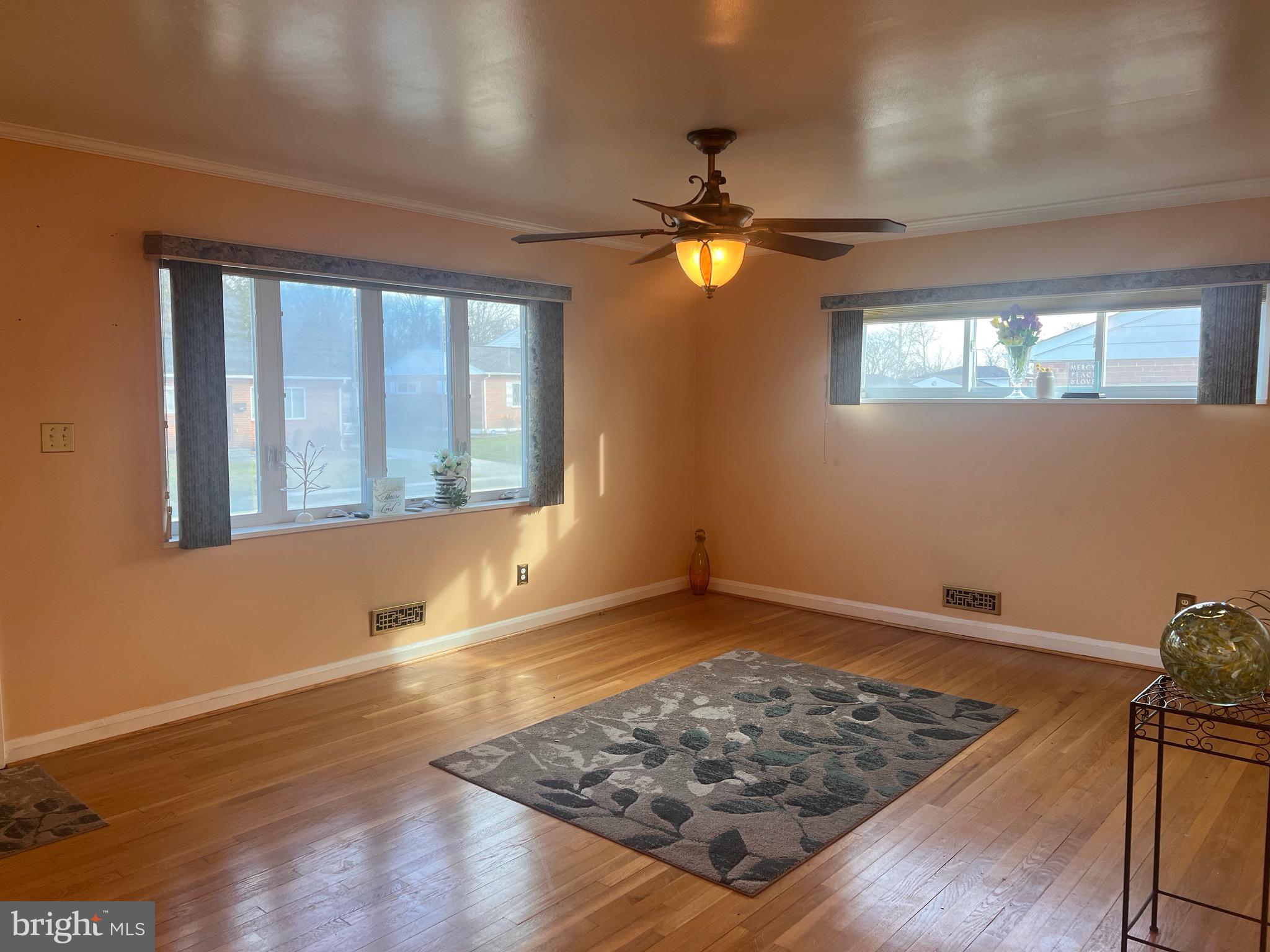 WINDSOR  MILL - Residential