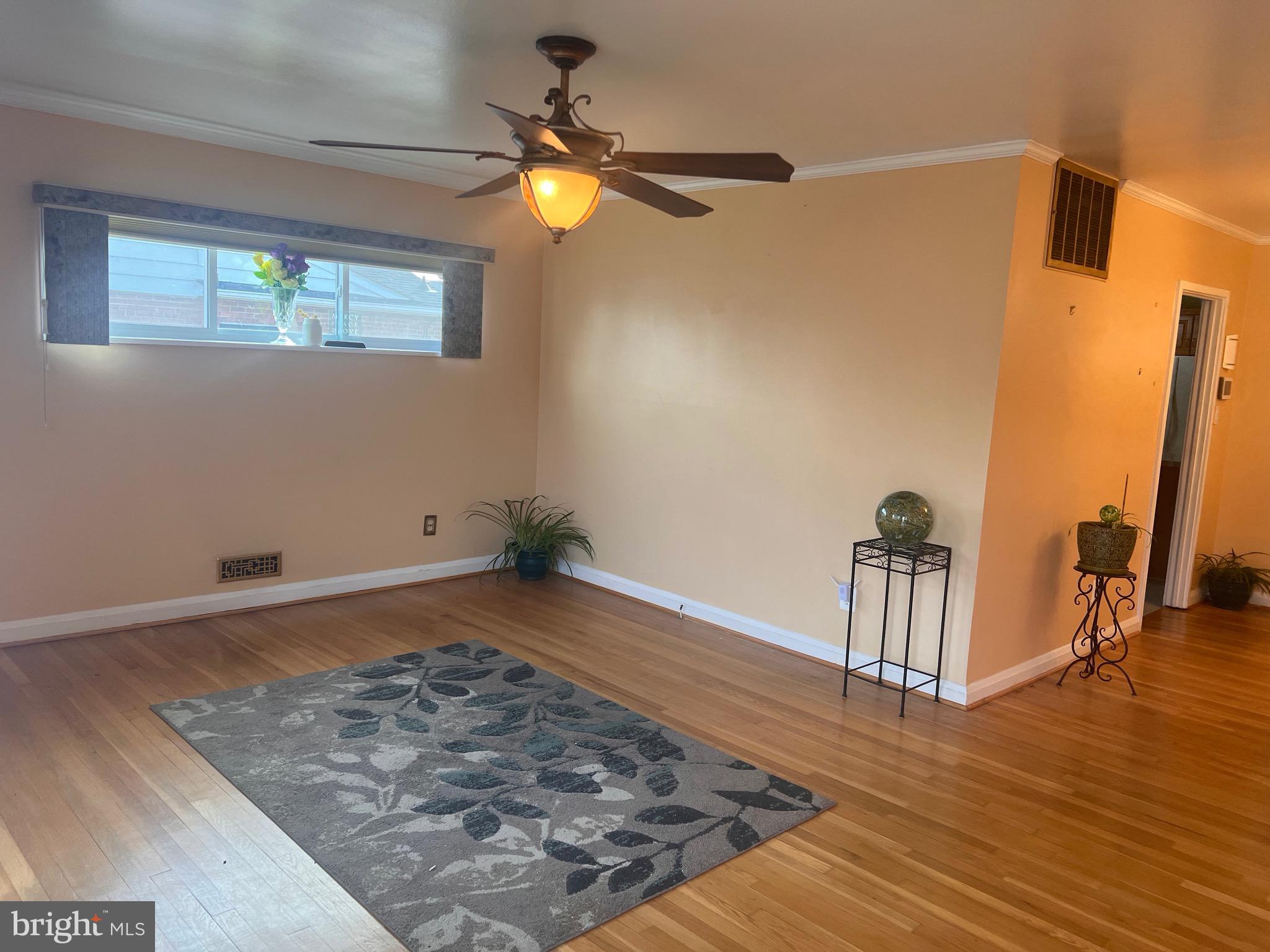 WINDSOR  MILL - Residential