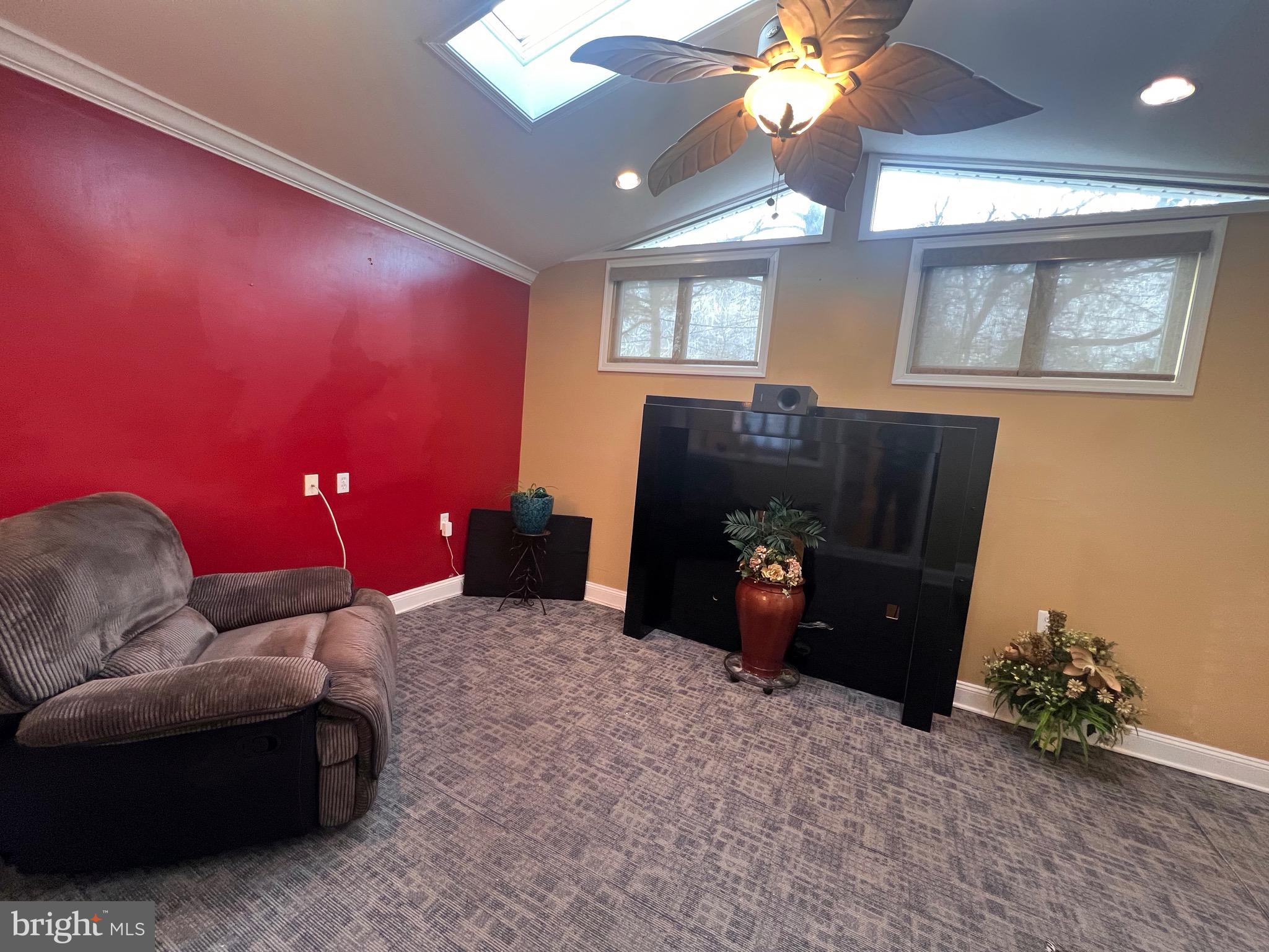 WINDSOR  MILL - Residential