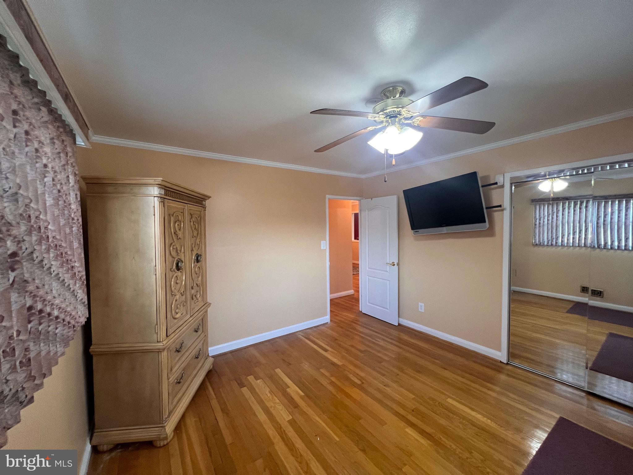 WINDSOR  MILL - Residential