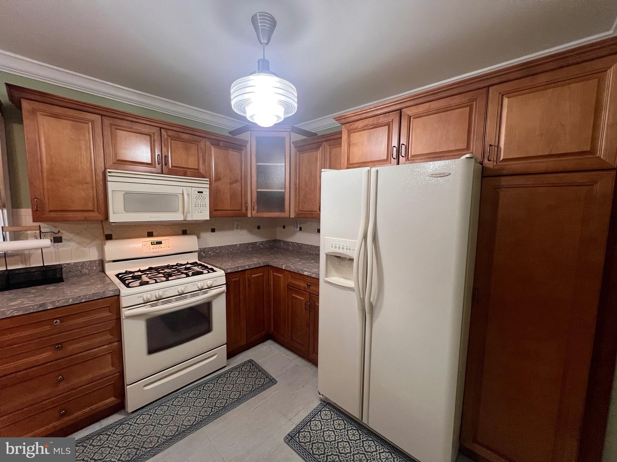 WINDSOR  MILL - Residential