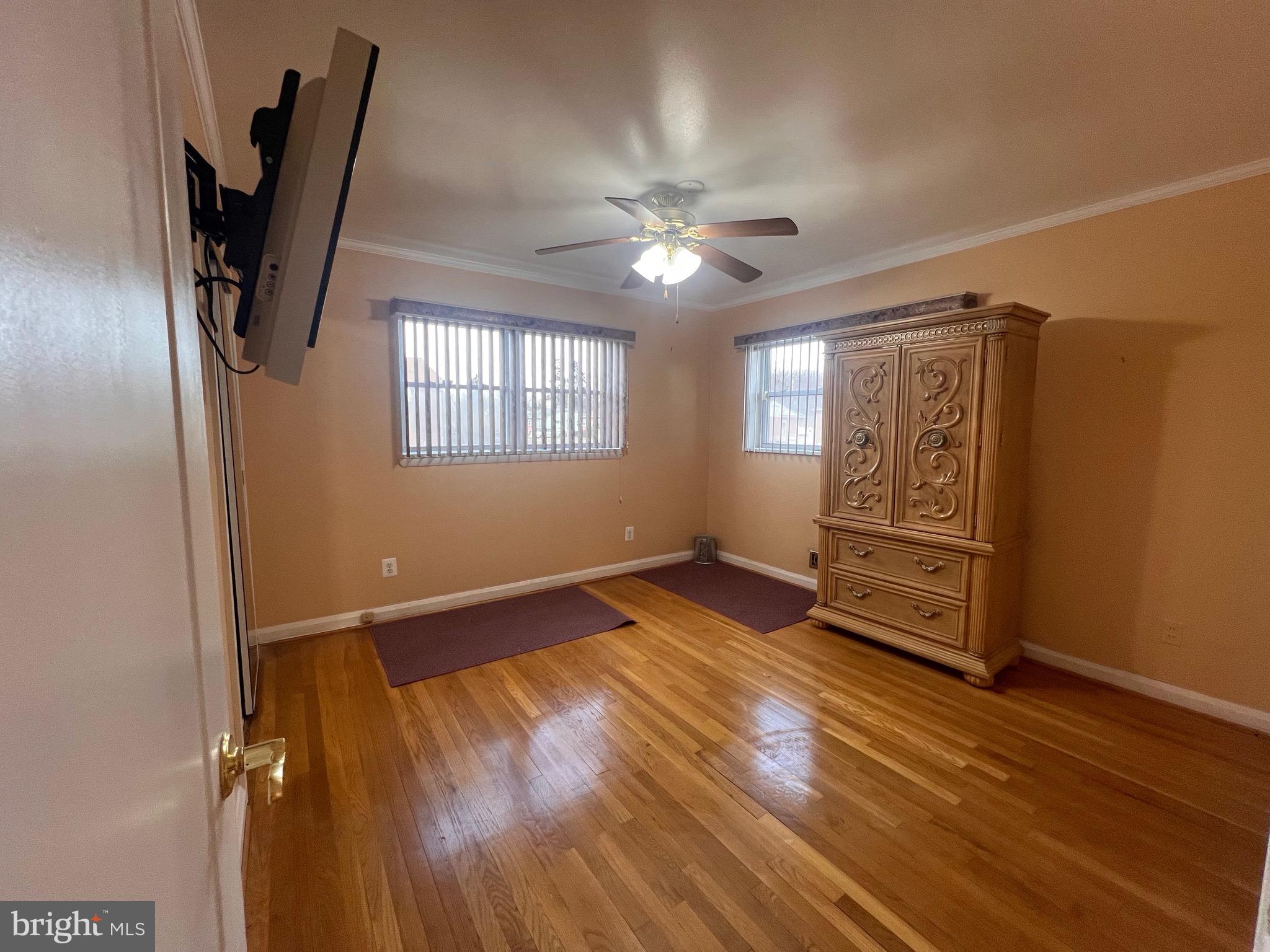 WINDSOR  MILL - Residential