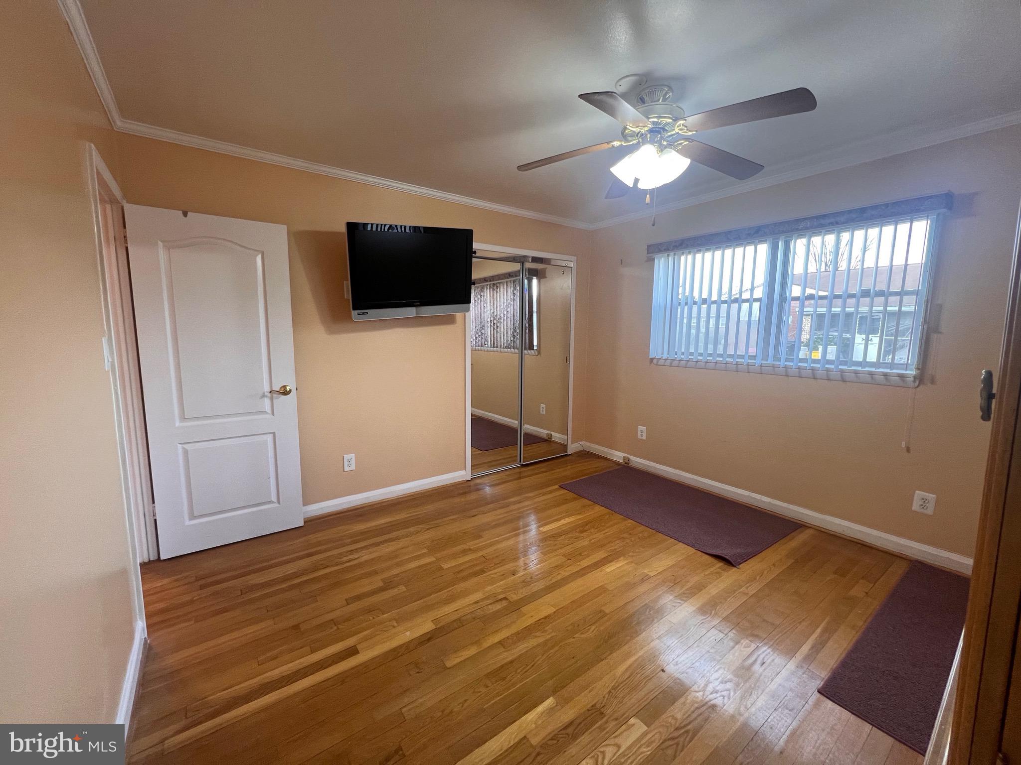 WINDSOR  MILL - Residential