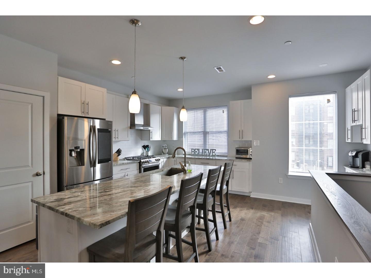 ROXBOROUGH - Residential