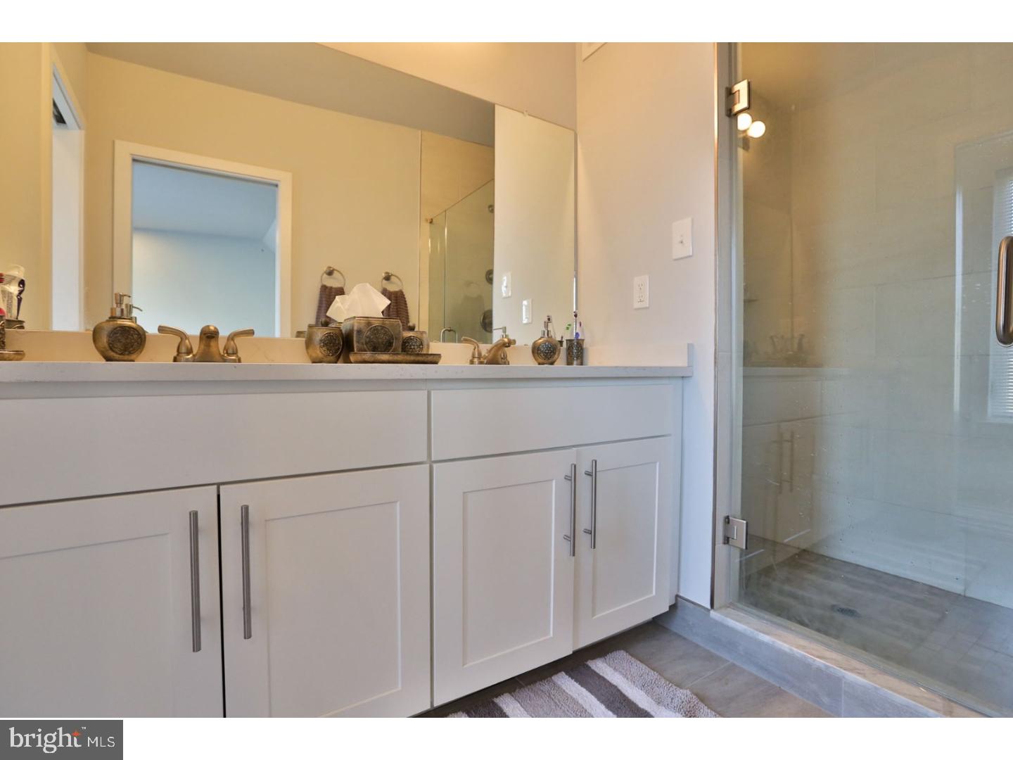 ROXBOROUGH - Residential