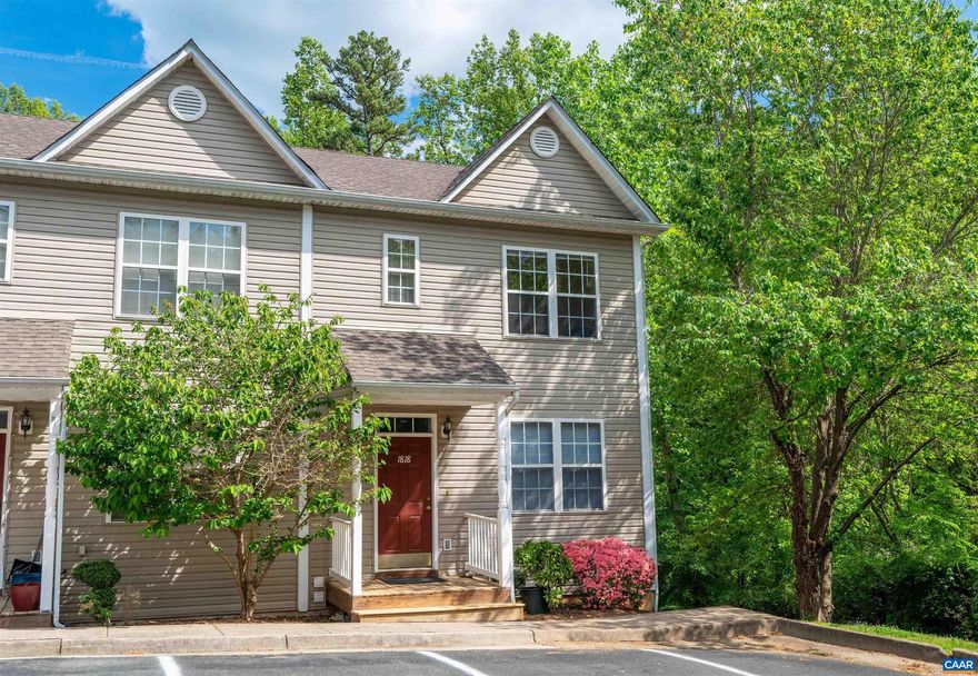 Charming 3-bedroom, 3.5-bath end-unit townhome located on a quiet cul-de-sac in the desirable Webland Park Condos neighborhood! Enjoy the convenience of being within walking distance to local parks/trails, 5 minutes to the Shops at Stonefield and easy access to Barracks Road and all that Charlottesville has to offer. This well-situated home offers low-maintenance living in a peaceful setting, perfect for anyone looking for comfort and convenience or an investment opportunity!,Formica Counter,Wood Cabinets