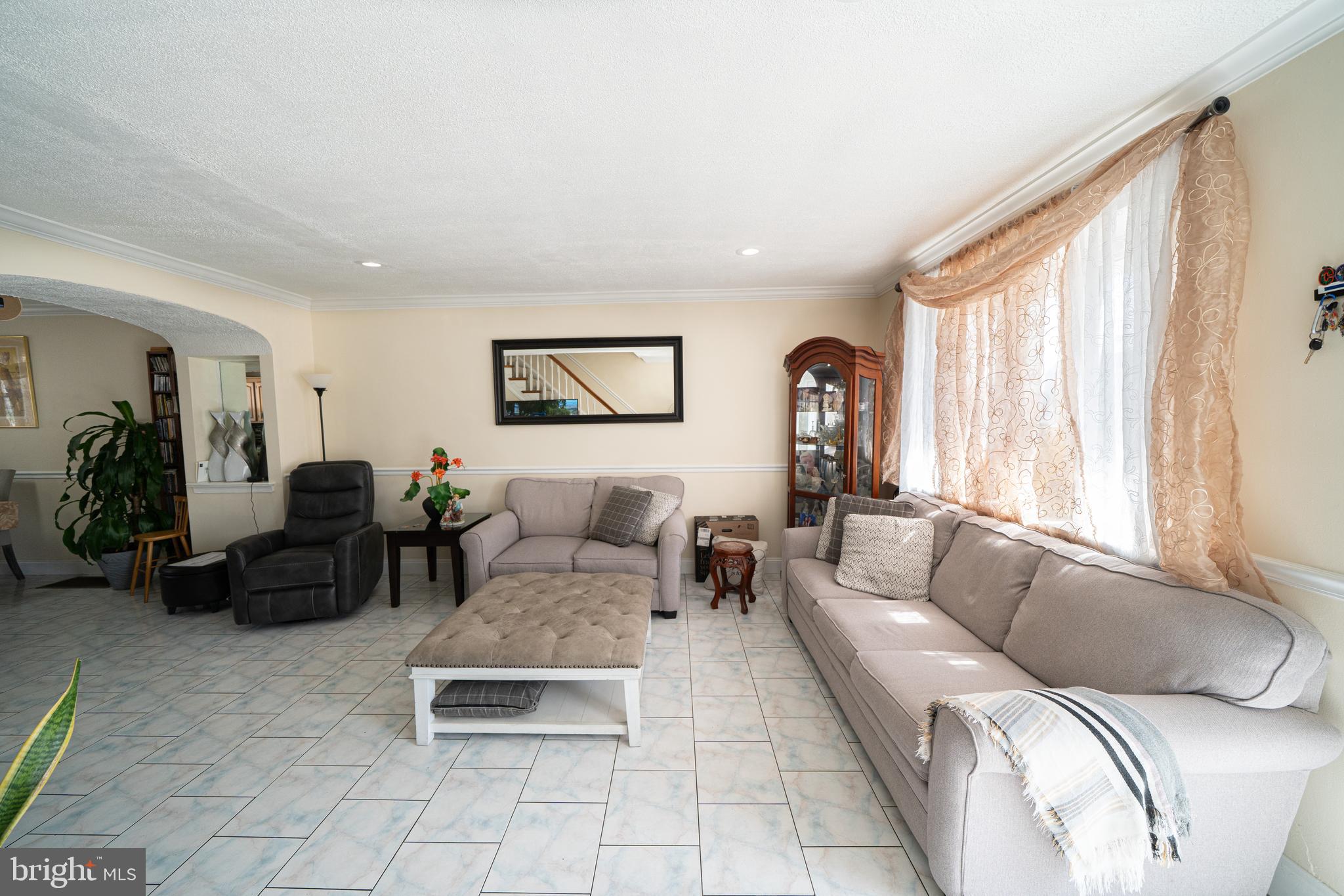 LAWNCREST - Residential