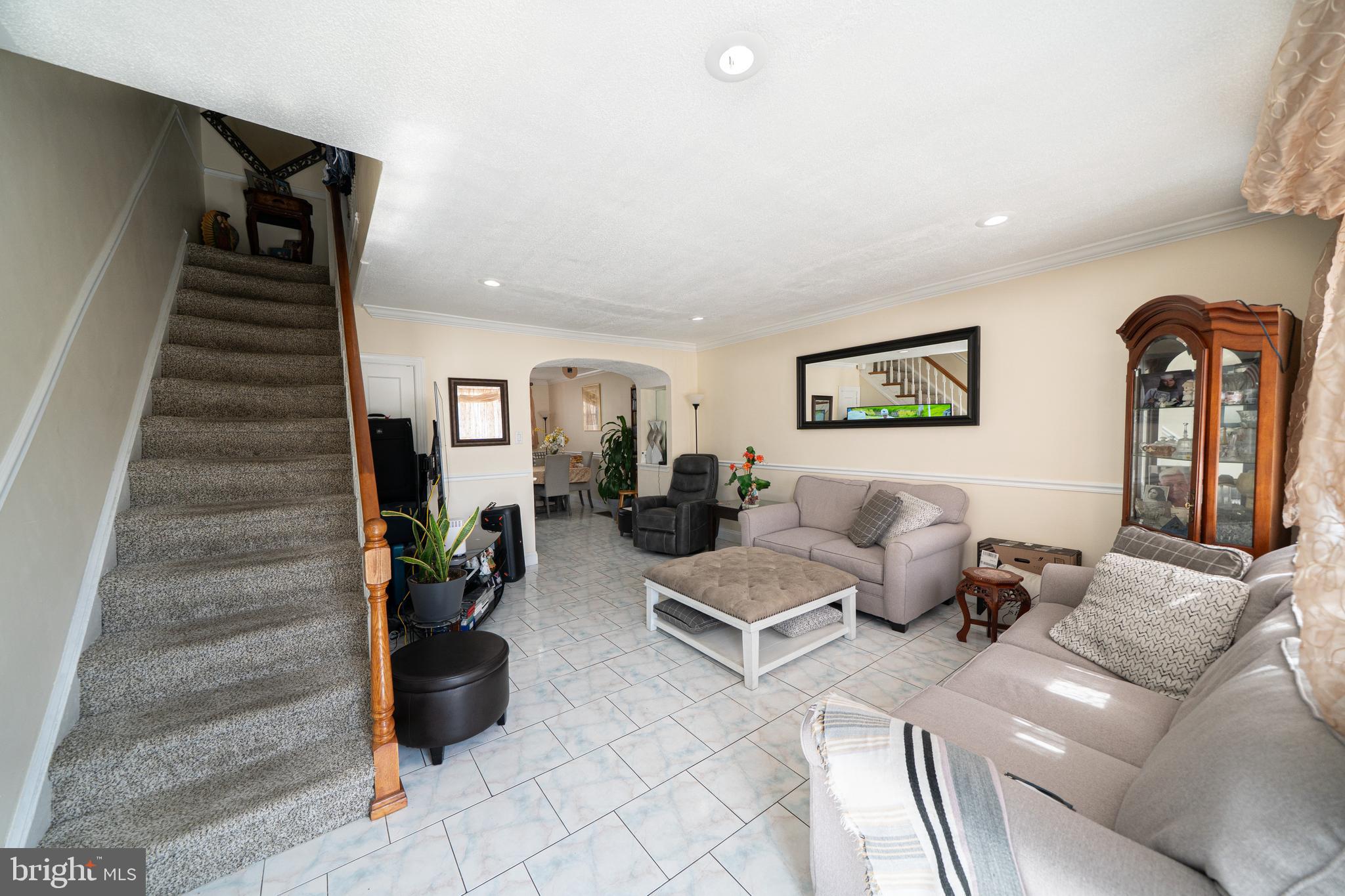 LAWNCREST - Residential