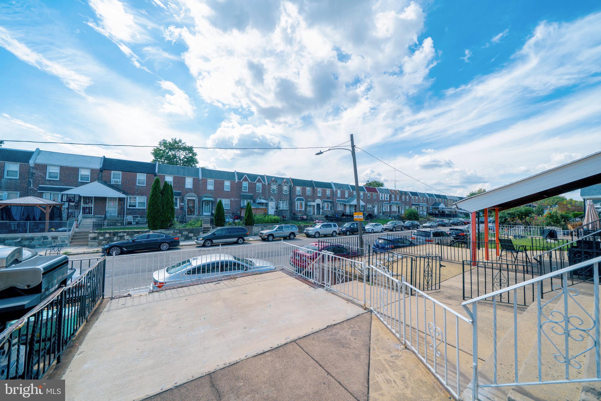 LAWNCREST - Residential