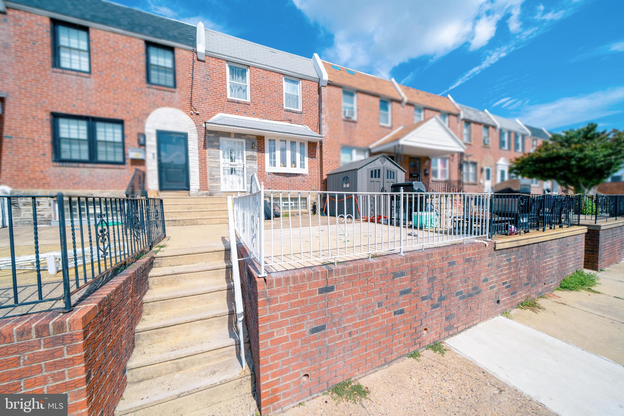 LAWNCREST - Residential