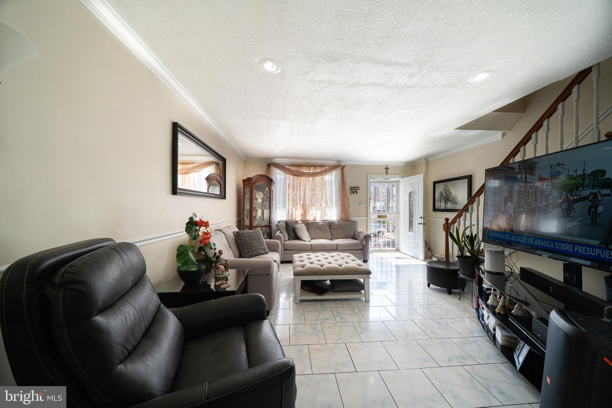 LAWNCREST - Residential