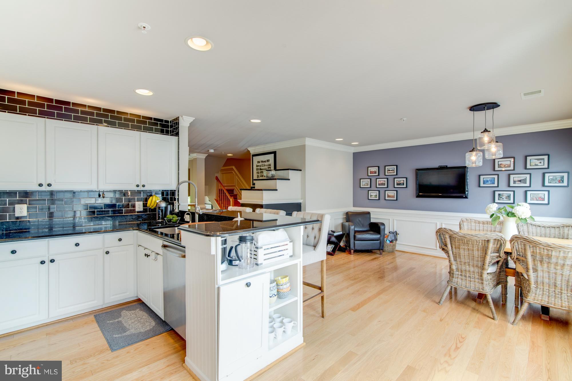 LINCOLN PARK - Residential