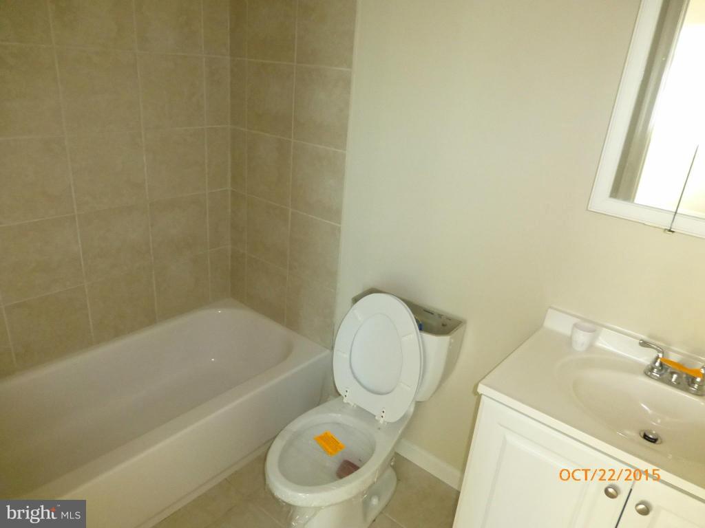 EDGEWATER VILLAGE - Residential