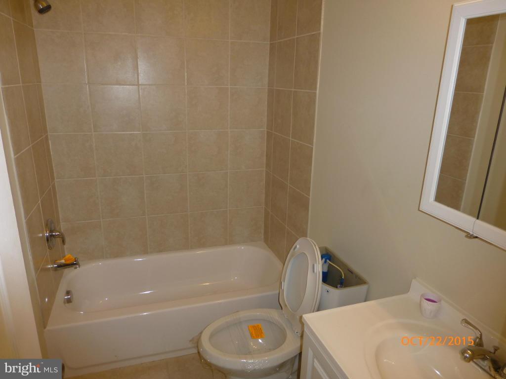 EDGEWATER VILLAGE - Residential