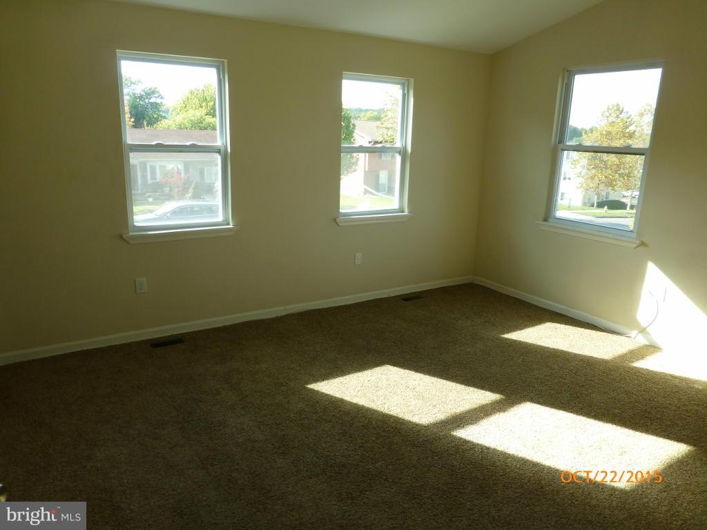 EDGEWATER VILLAGE - Residential