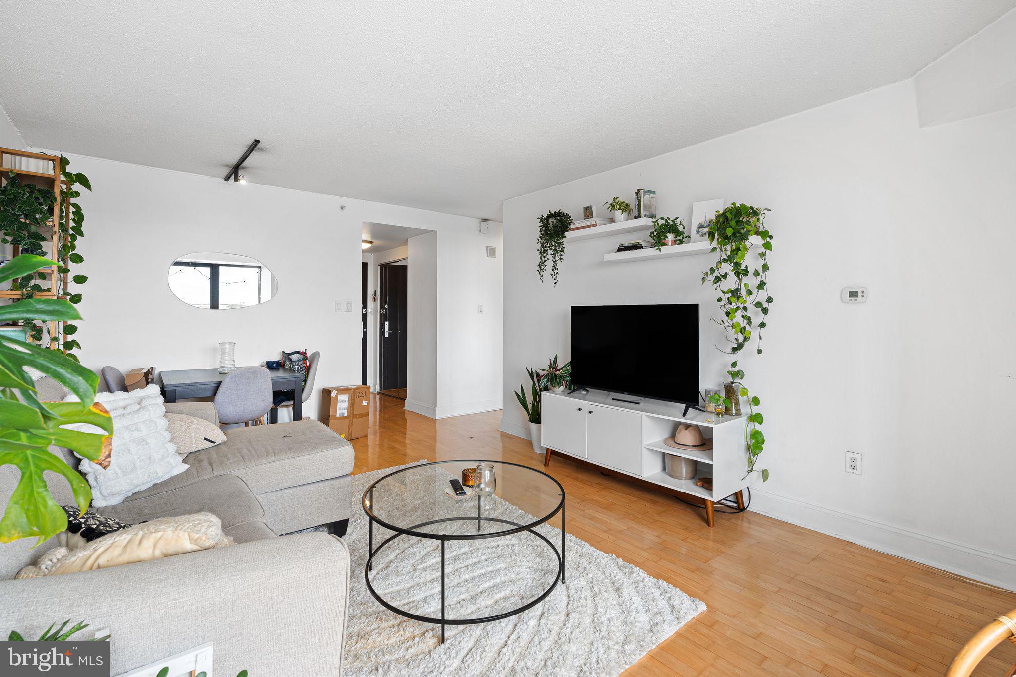 ART MUSEUM AREA - Residential