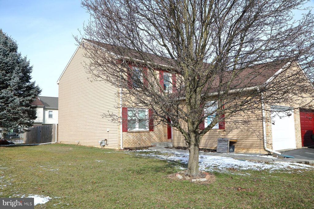 Photo of 2798 Madison Court, EAST PETERSBURG, PA 17520 (MLS # PALA2063030)