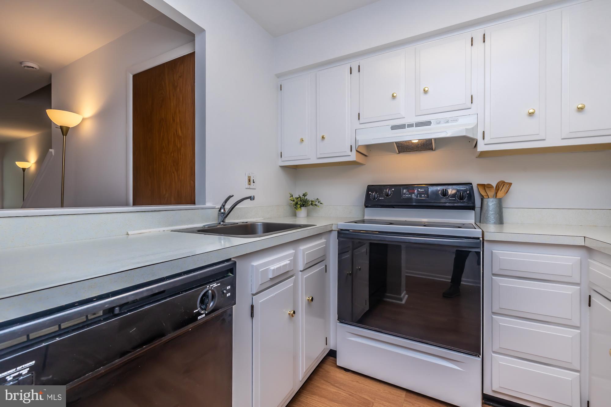 264 SUMMIT HOUSE 264