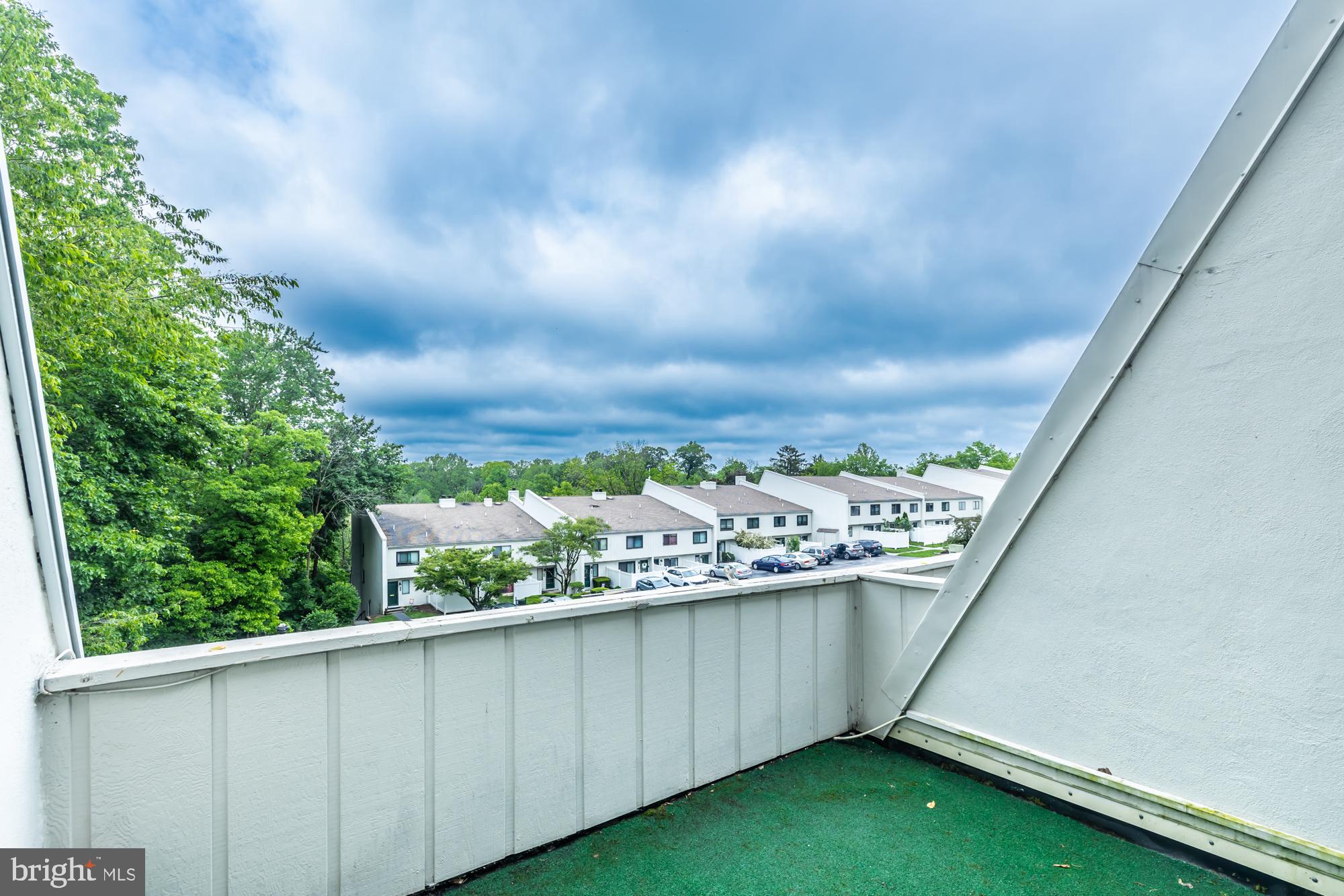 SUMMIT HOUSE - Residential
