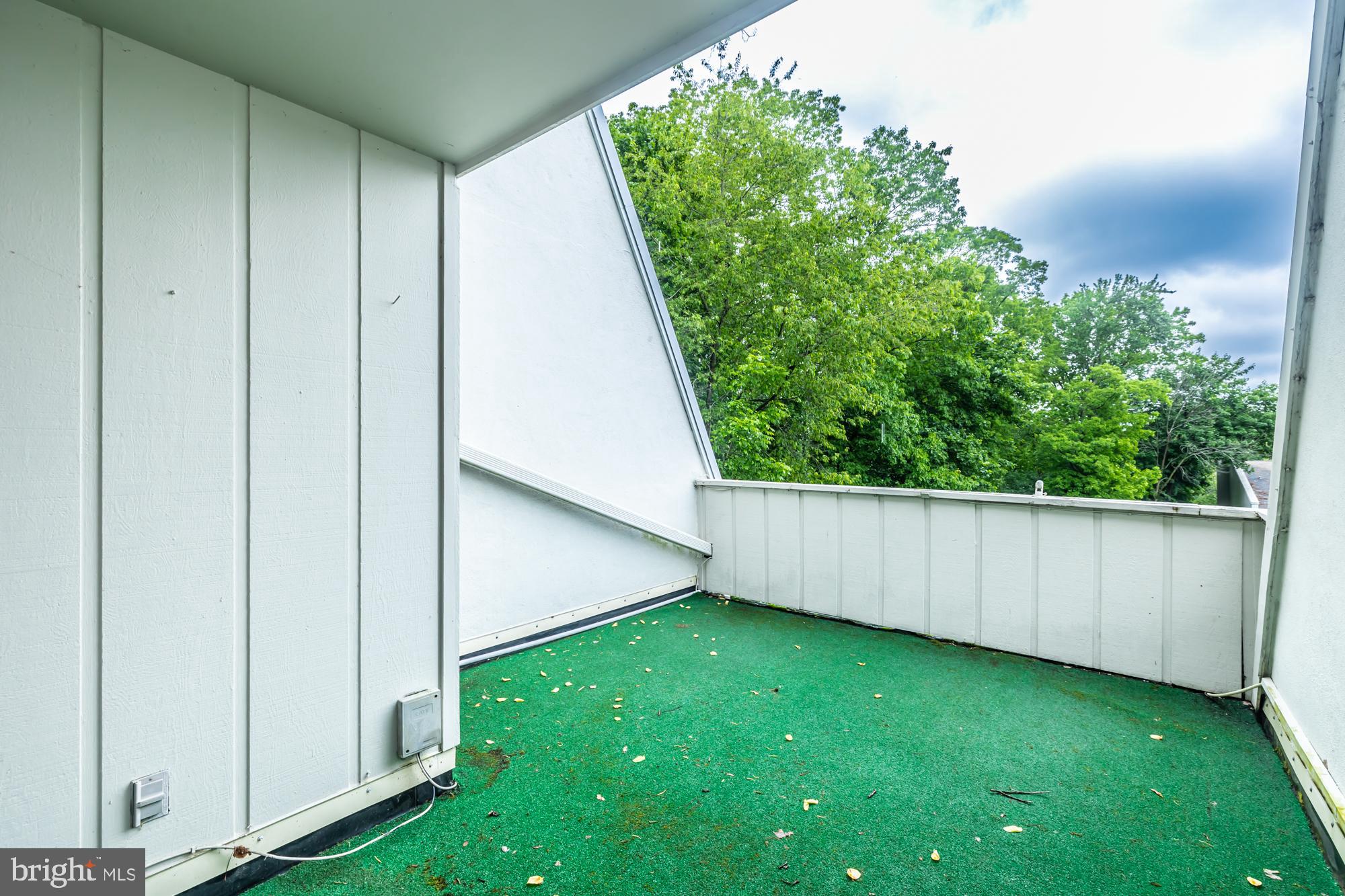 SUMMIT HOUSE - Residential