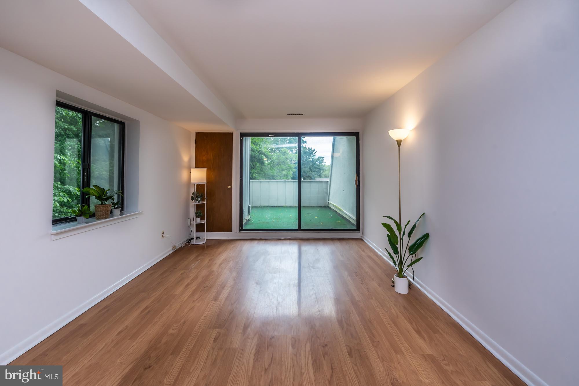 264 SUMMIT HOUSE 264