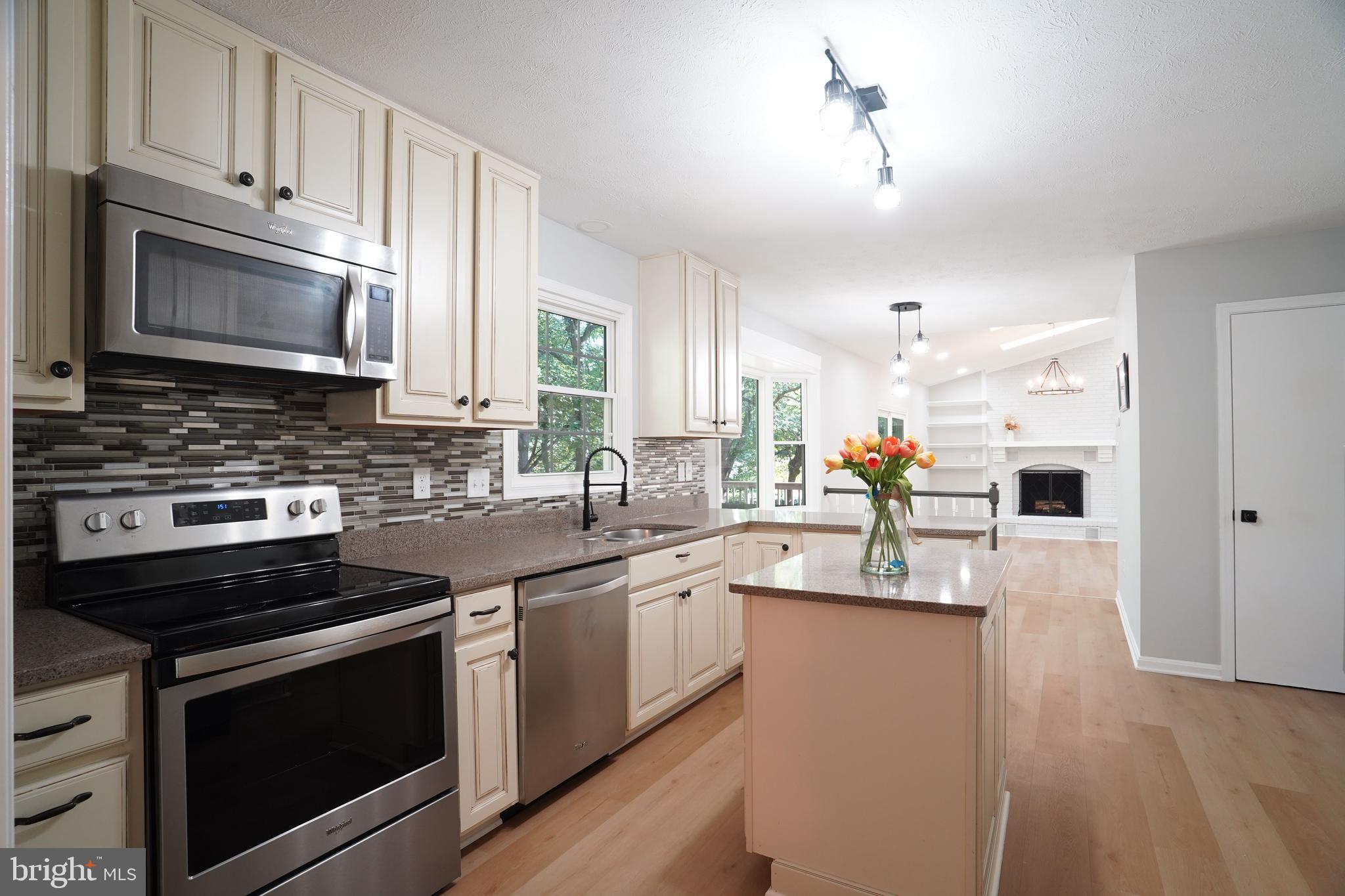 4744 HICKORY NUT PLACE