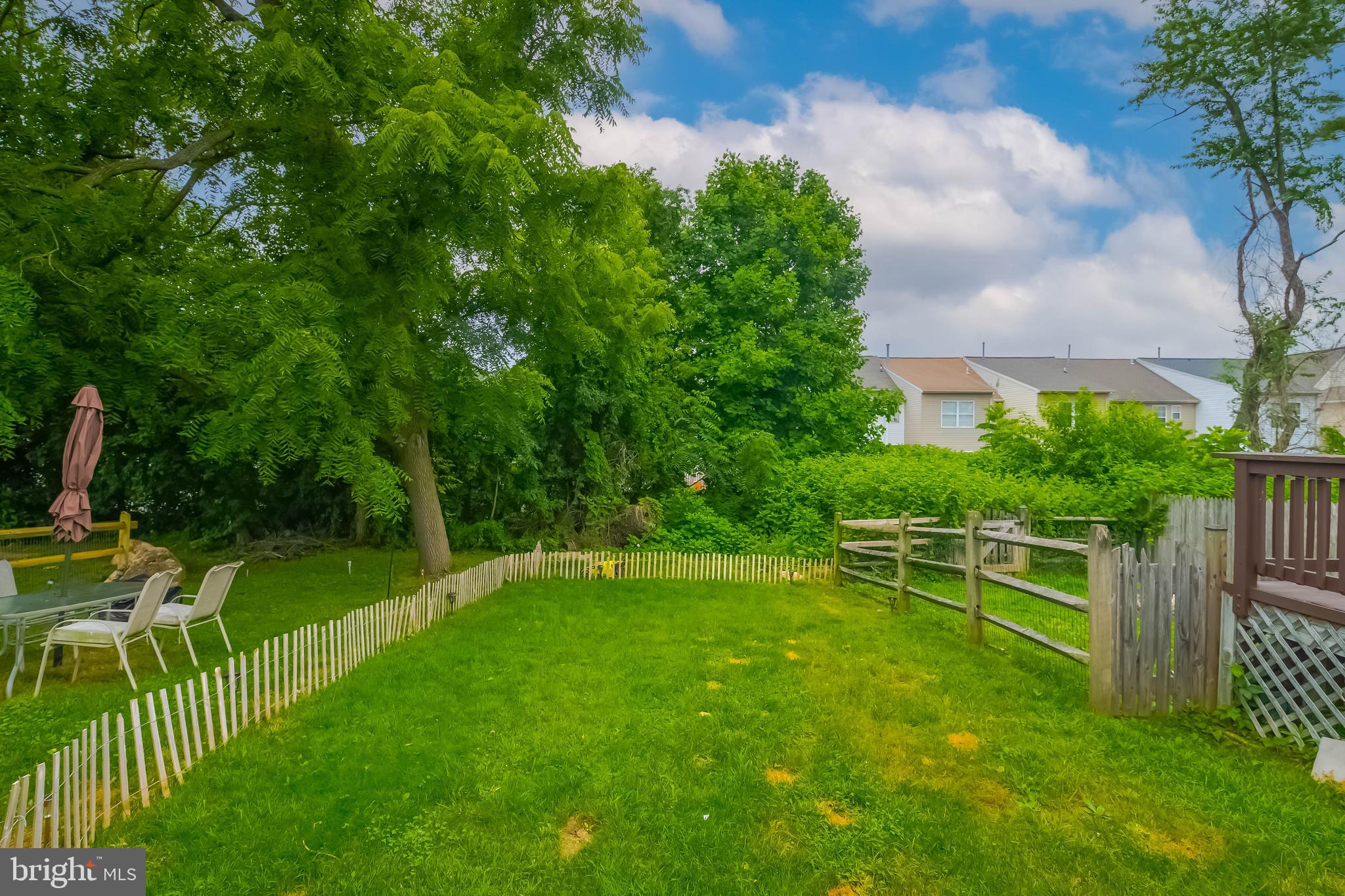 CONSTANT FRIENDSHIP - Residential