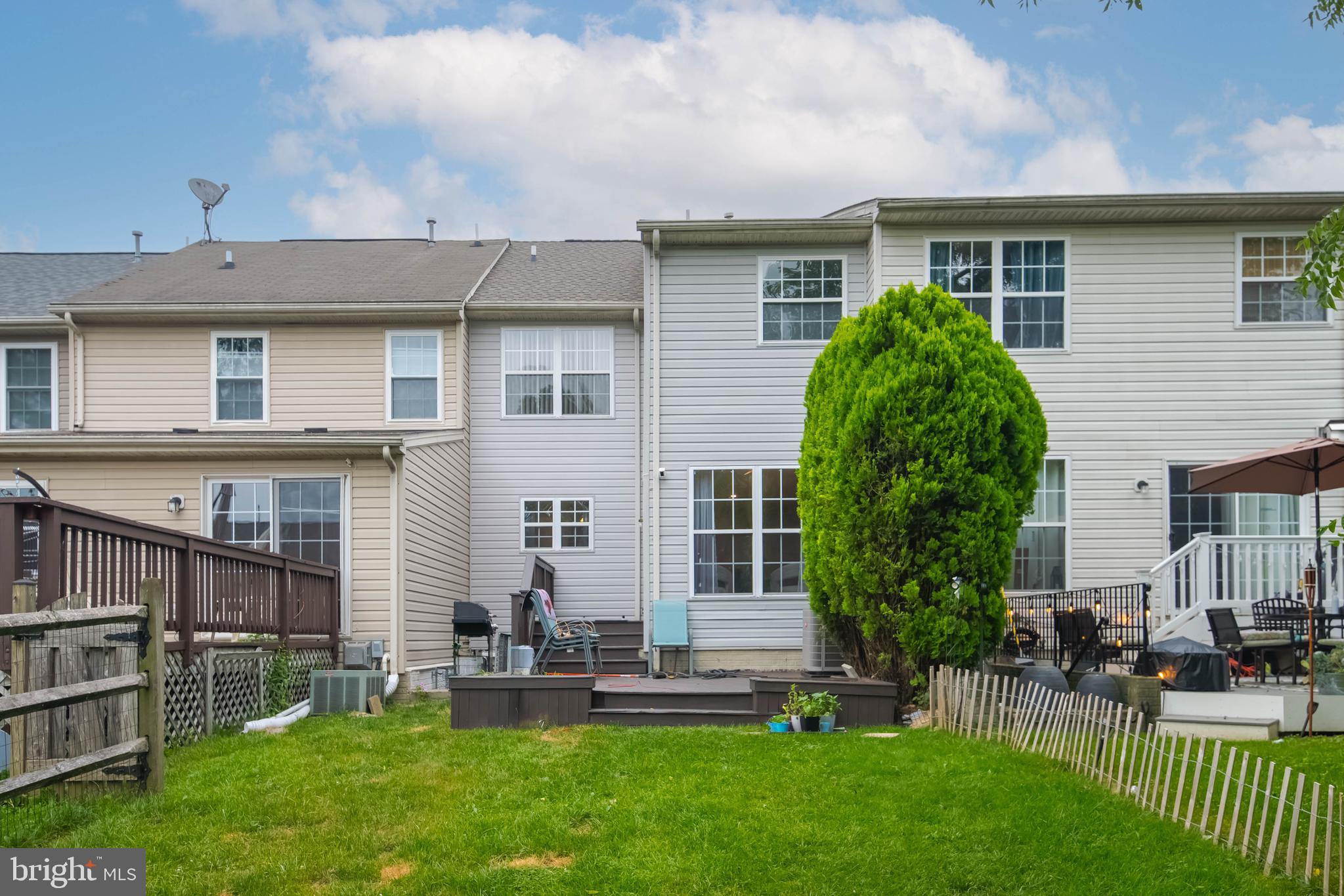 CONSTANT FRIENDSHIP - Residential