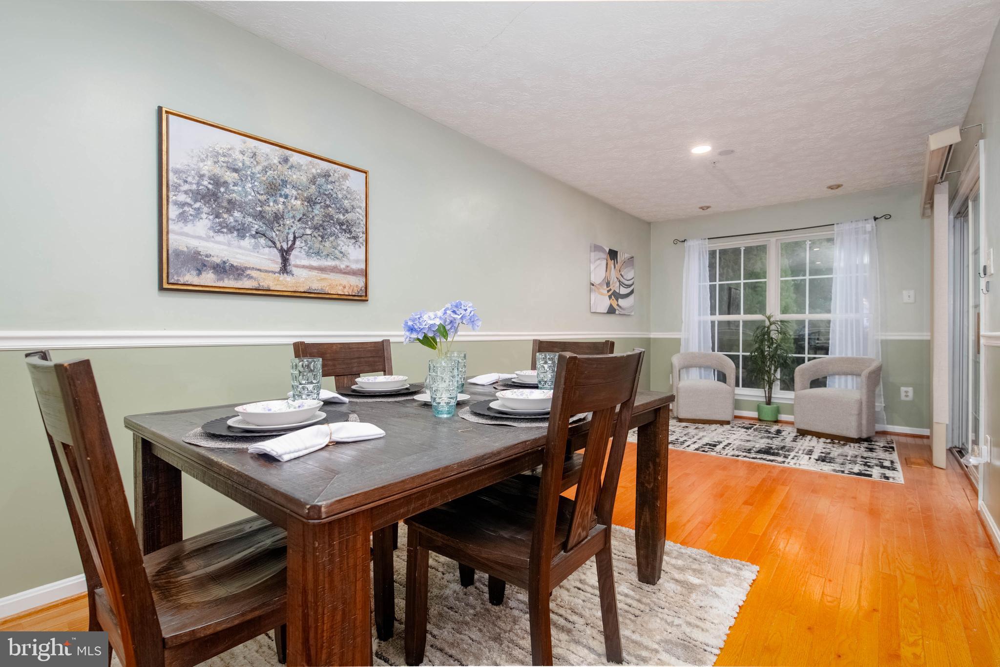 CONSTANT FRIENDSHIP - Residential