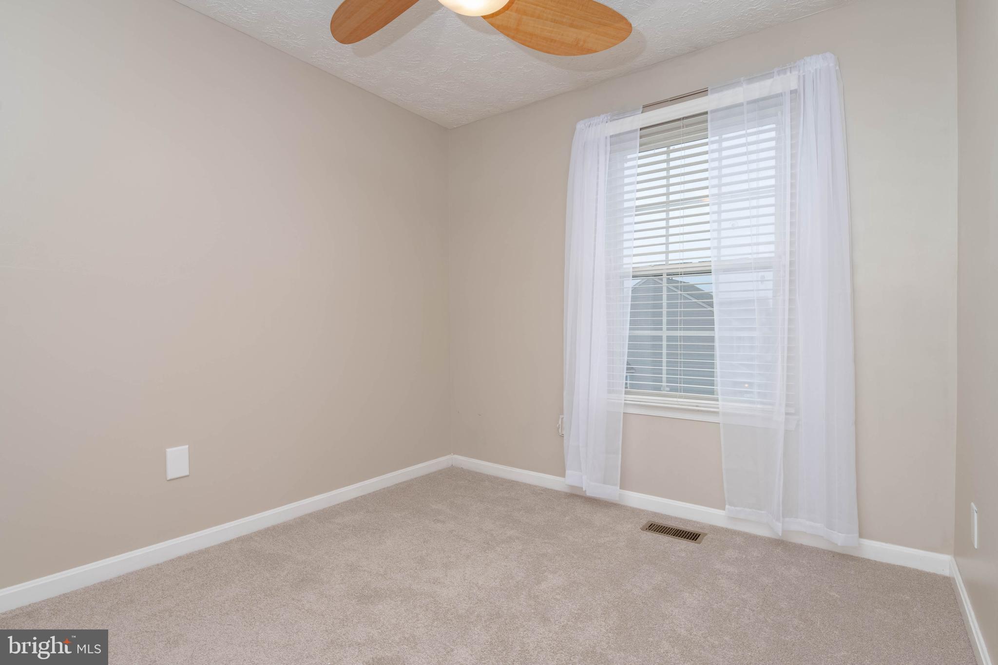 CONSTANT FRIENDSHIP - Residential