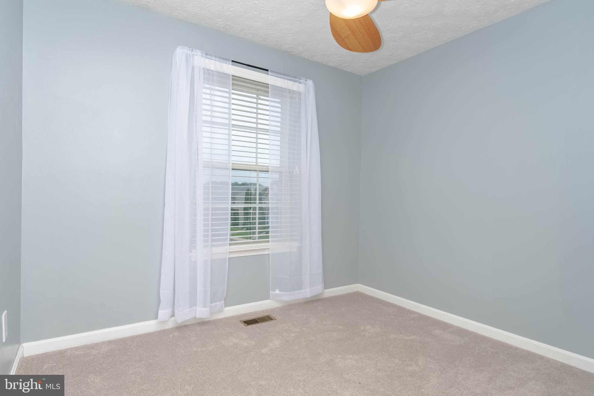 CONSTANT FRIENDSHIP - Residential