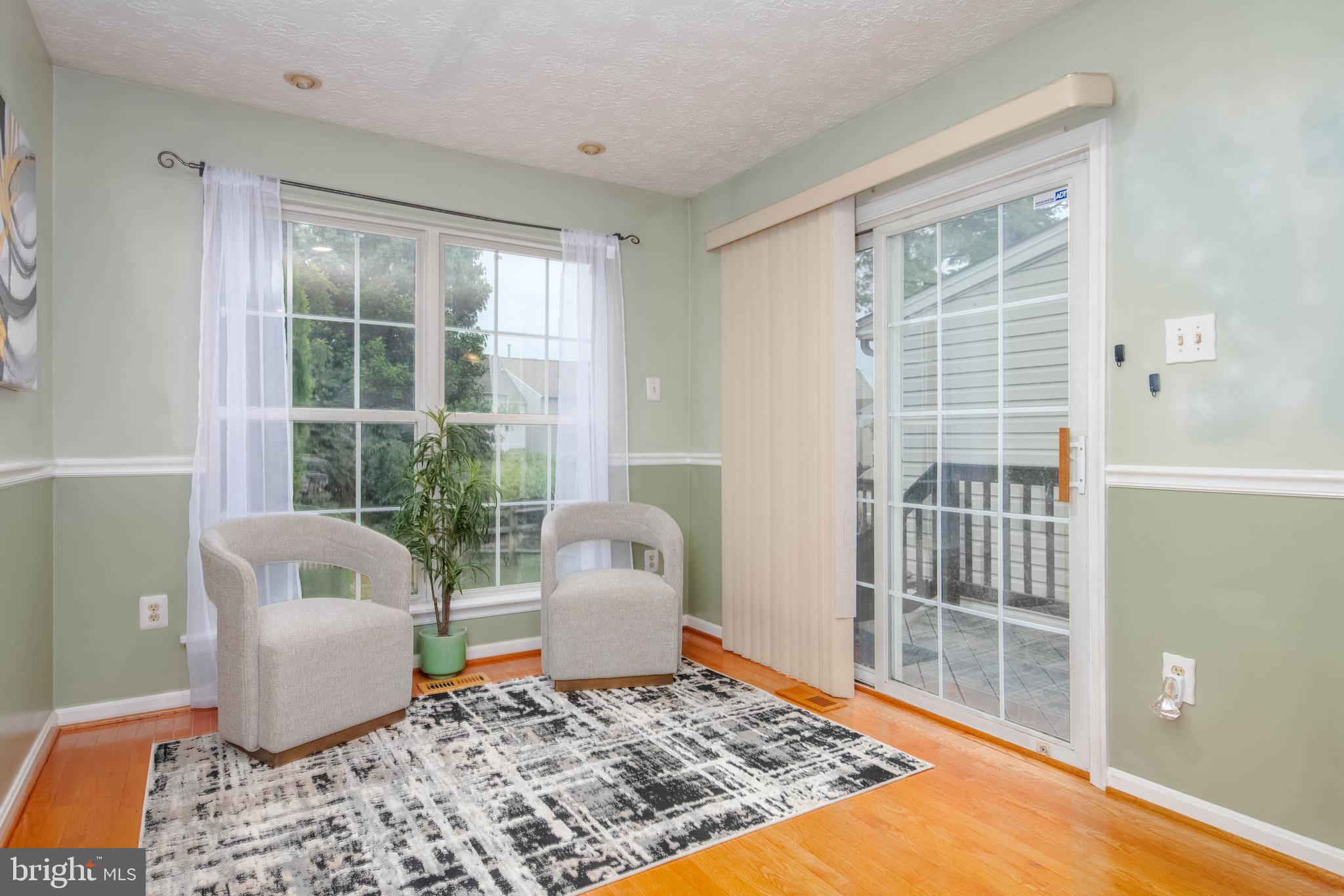 CONSTANT FRIENDSHIP - Residential