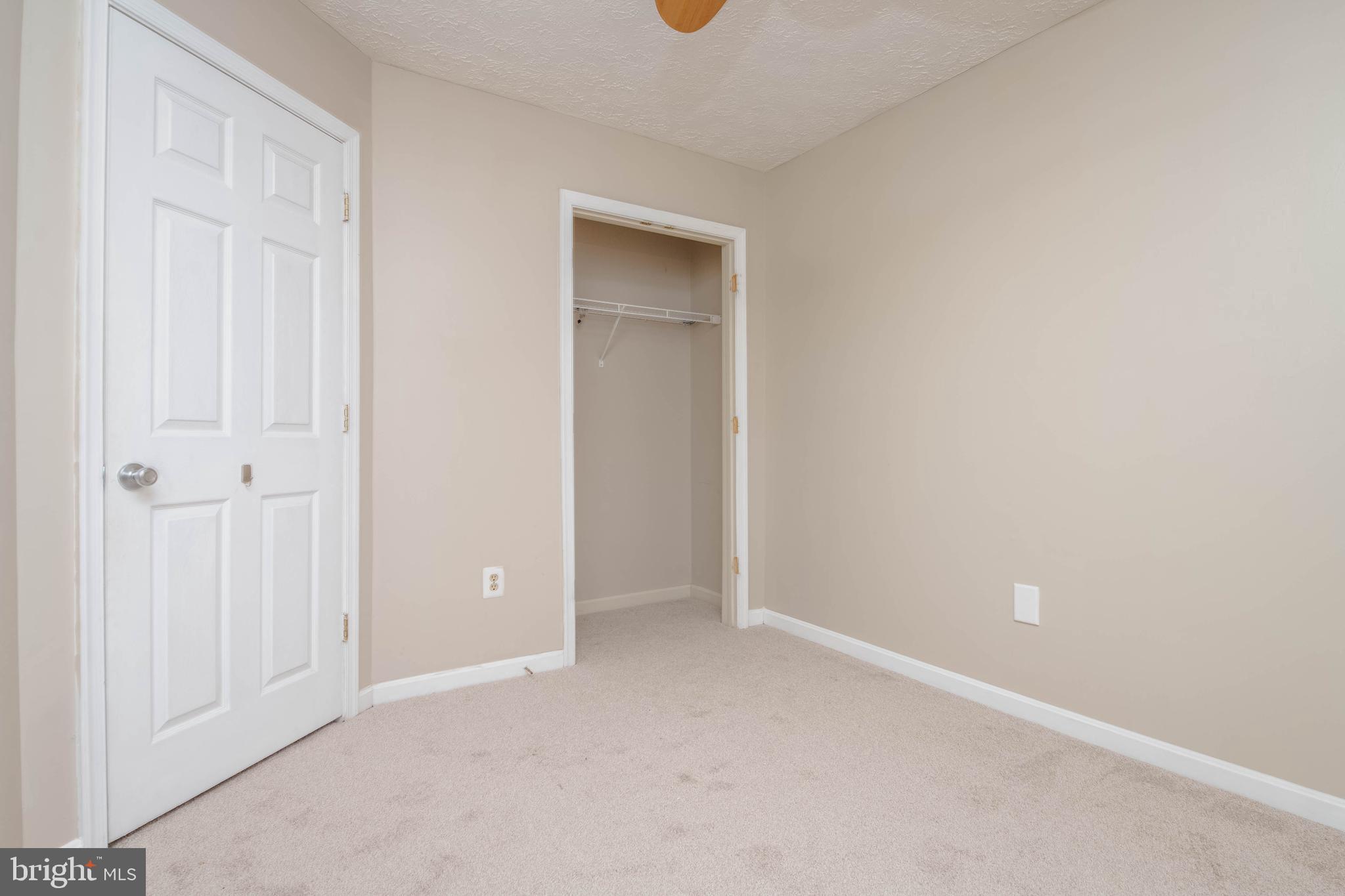 CONSTANT FRIENDSHIP - Residential