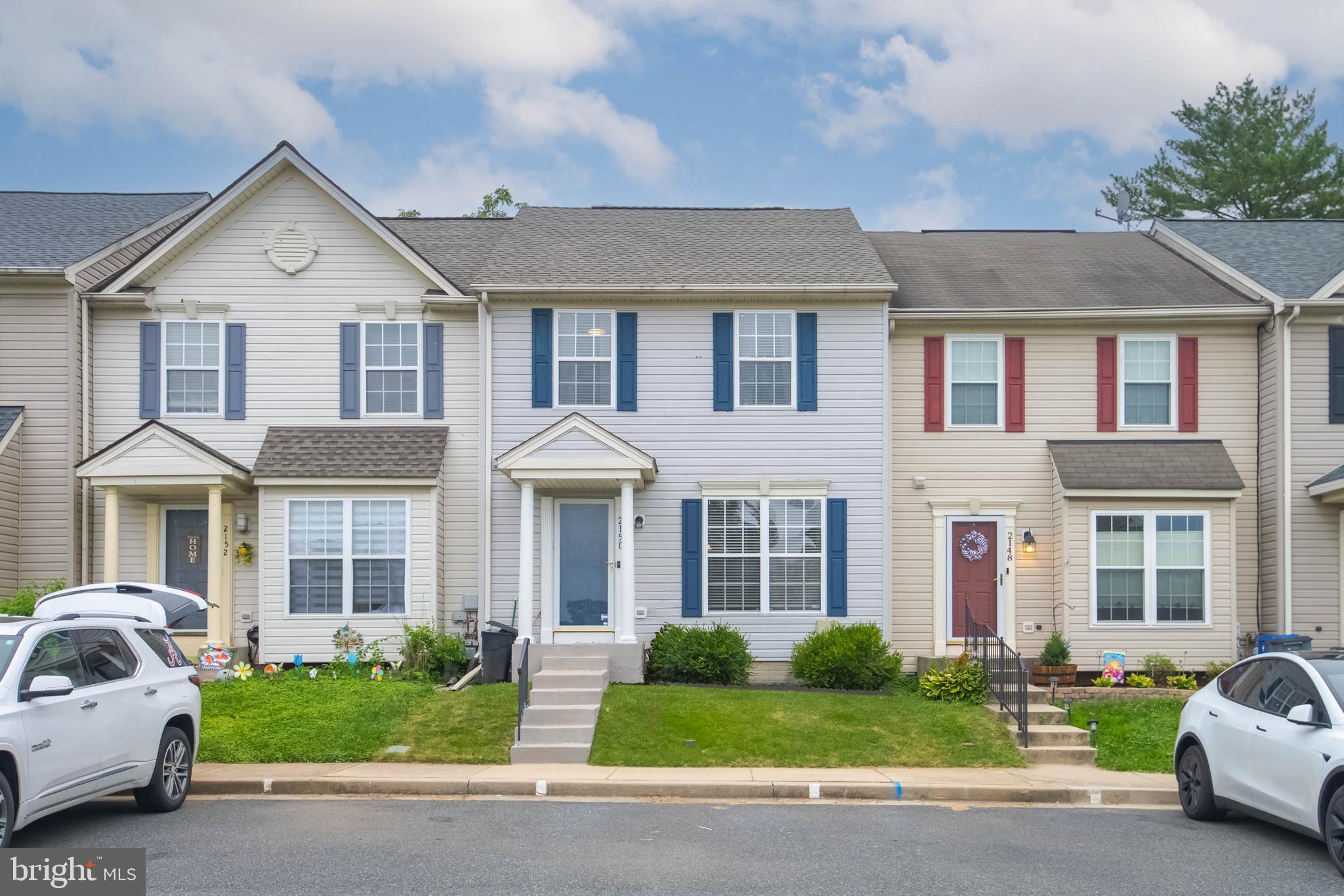 CONSTANT FRIENDSHIP - Residential