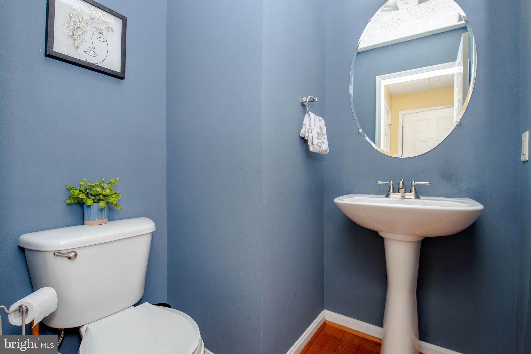 CONSTANT FRIENDSHIP - Residential