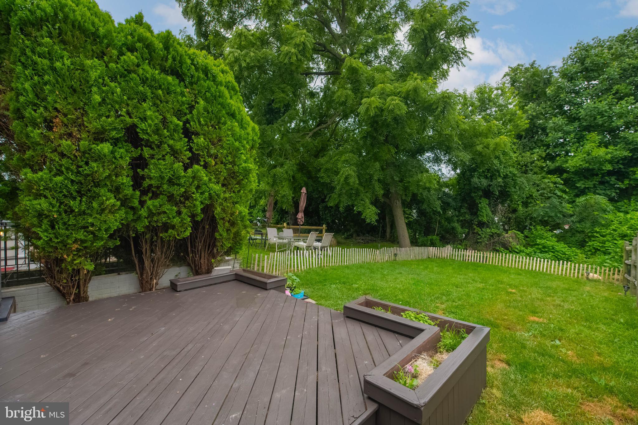 CONSTANT FRIENDSHIP - Residential