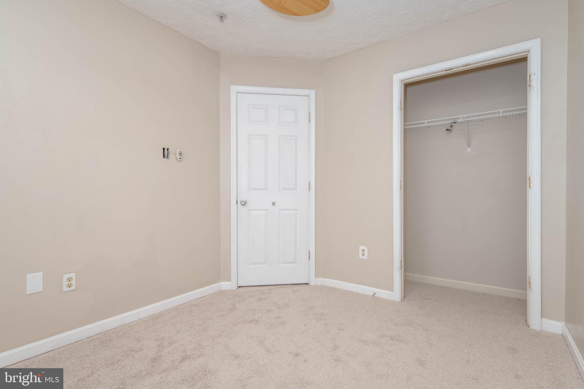 CONSTANT FRIENDSHIP - Residential