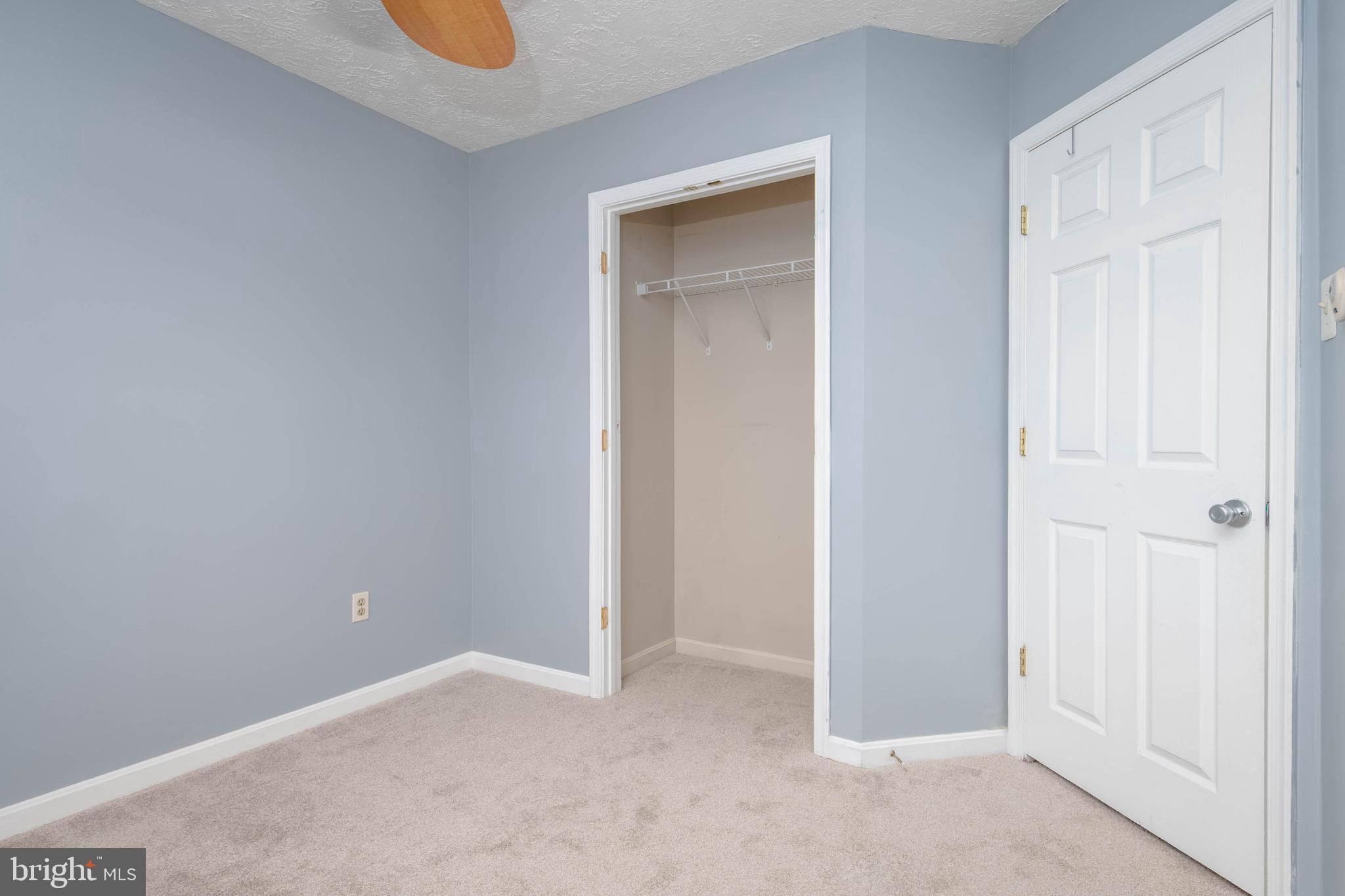 CONSTANT FRIENDSHIP - Residential